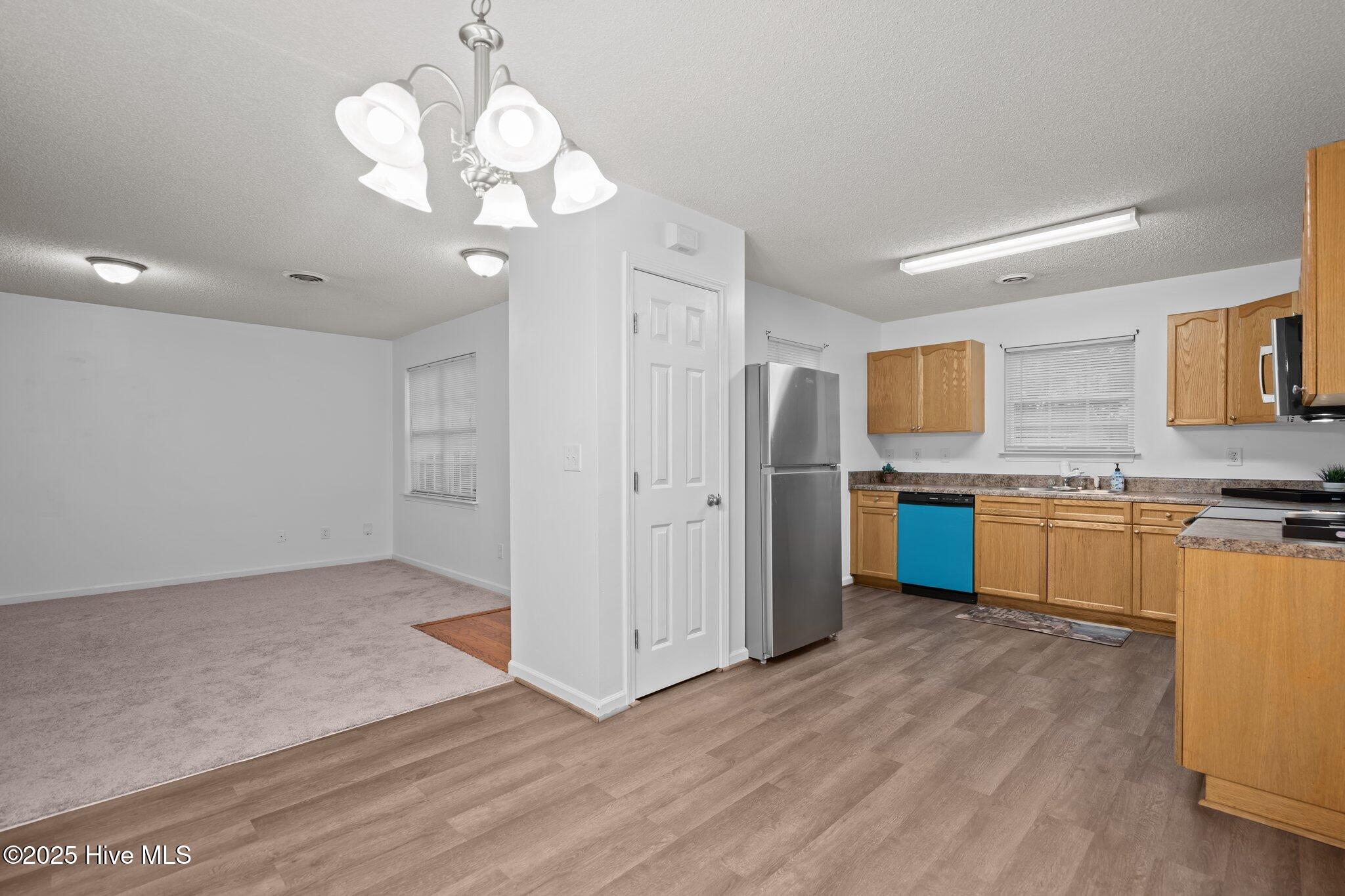 100533443 | Photo 10