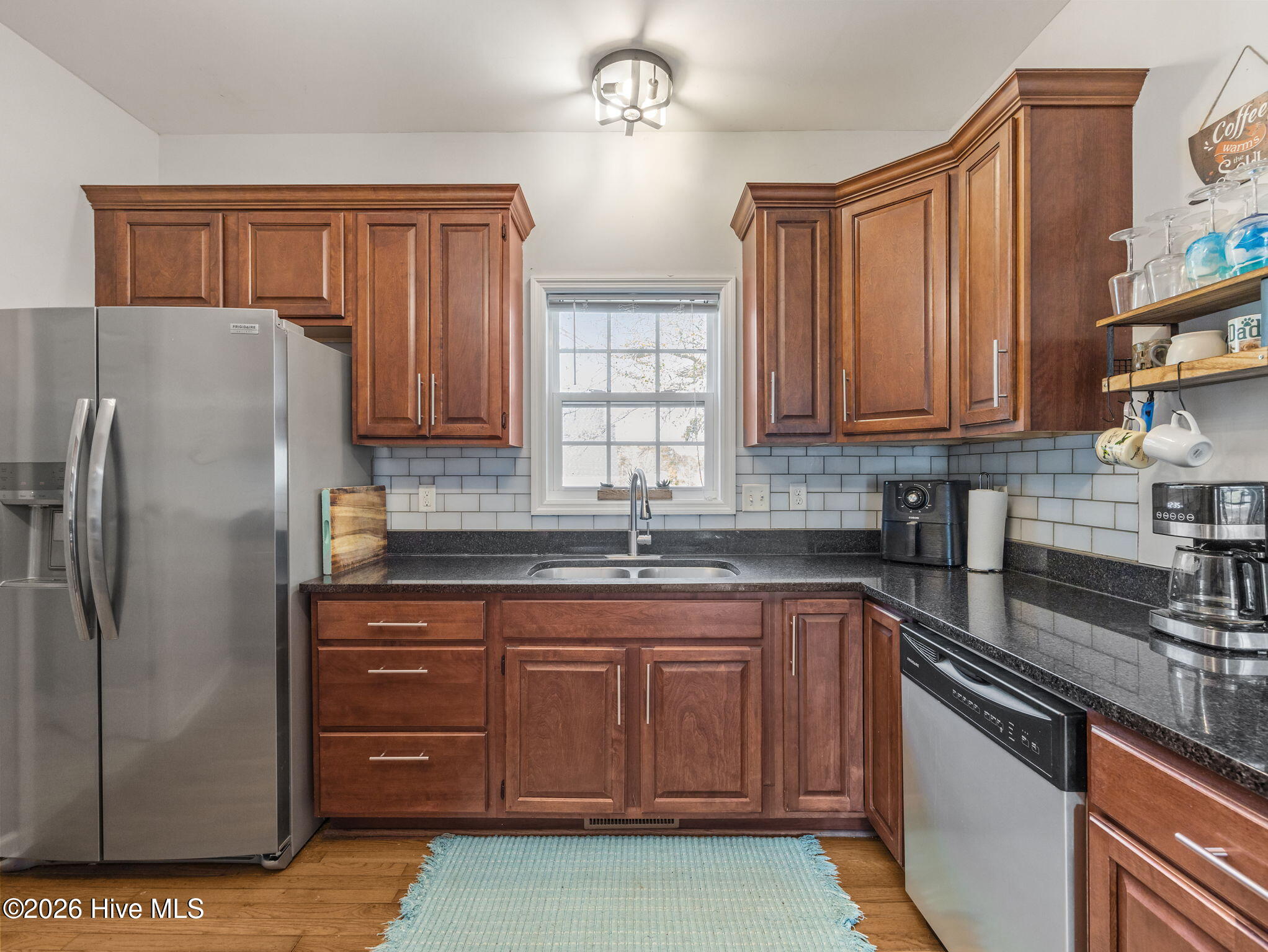 100562601 | Photo 15