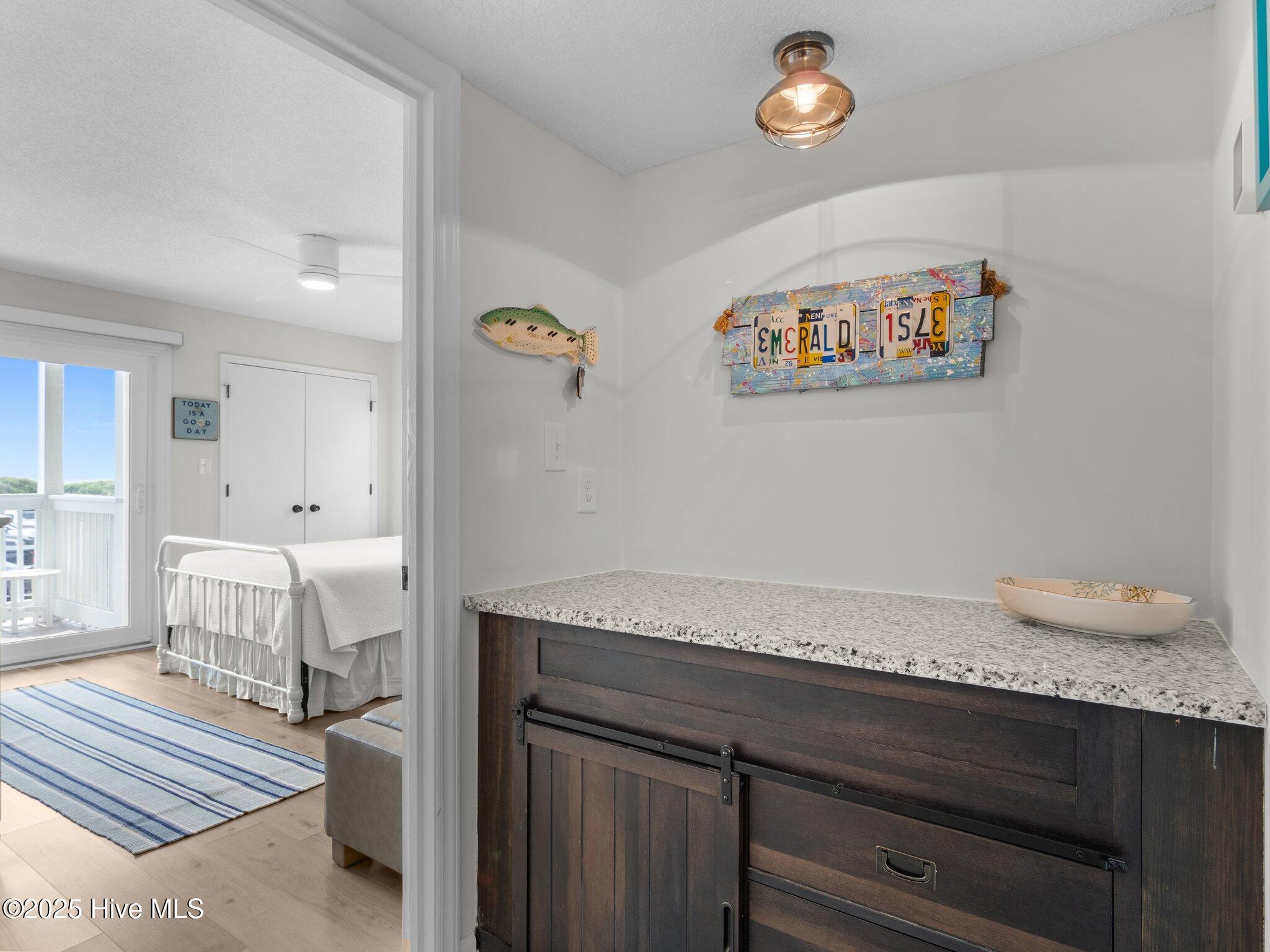 100517444 | Photo 14