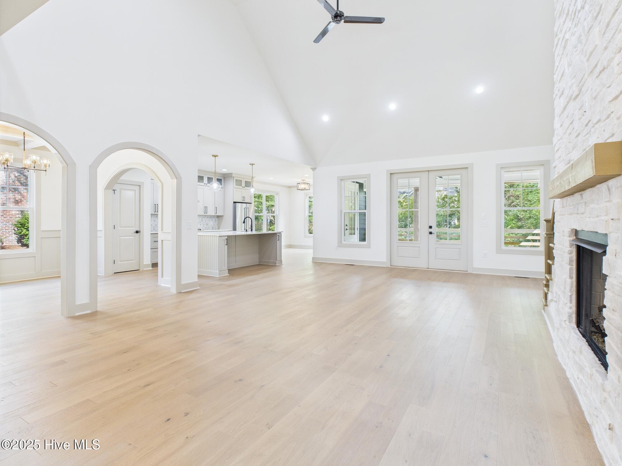 CAM04094G0-PR0052-STILL027