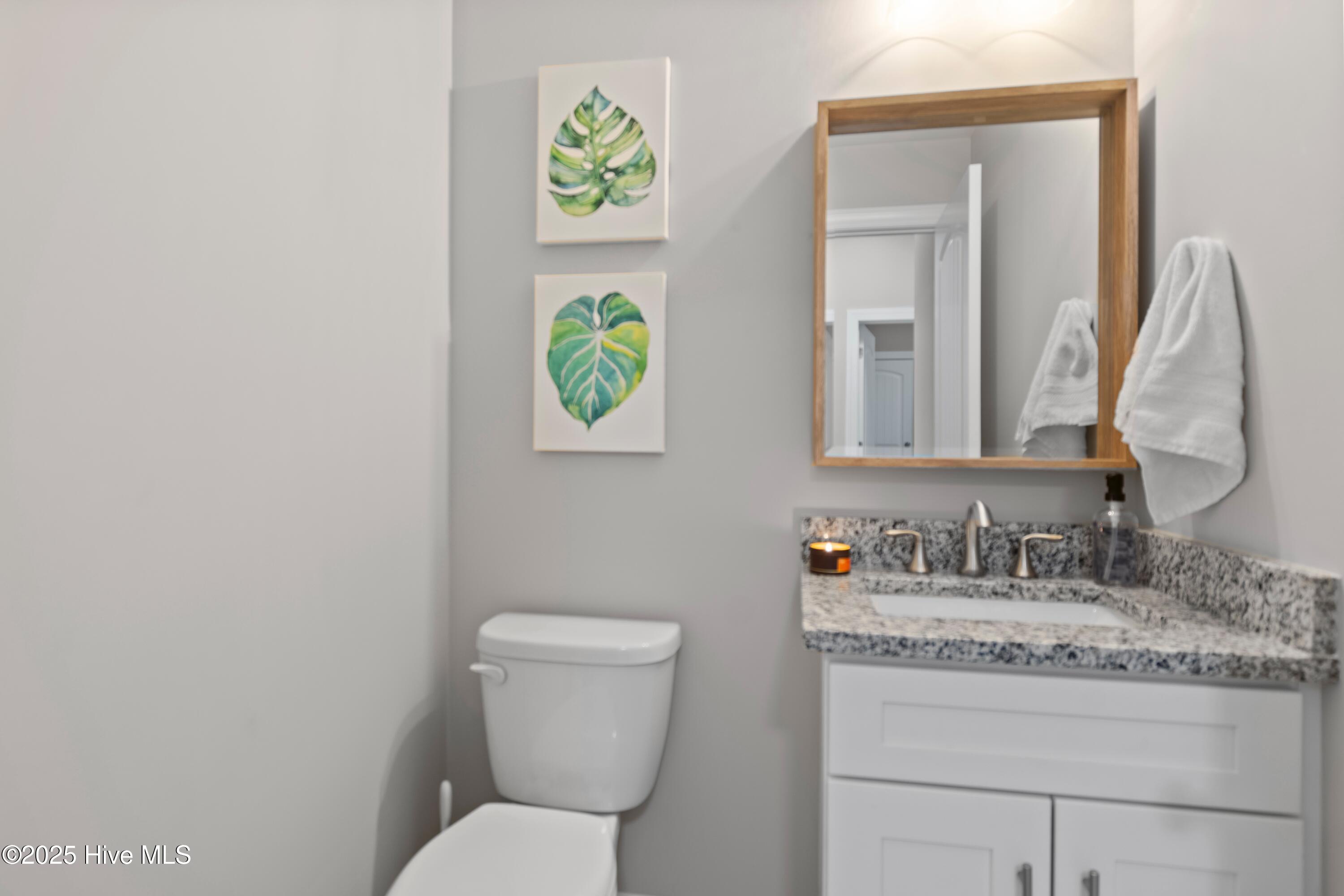 100530702 | Photo 17