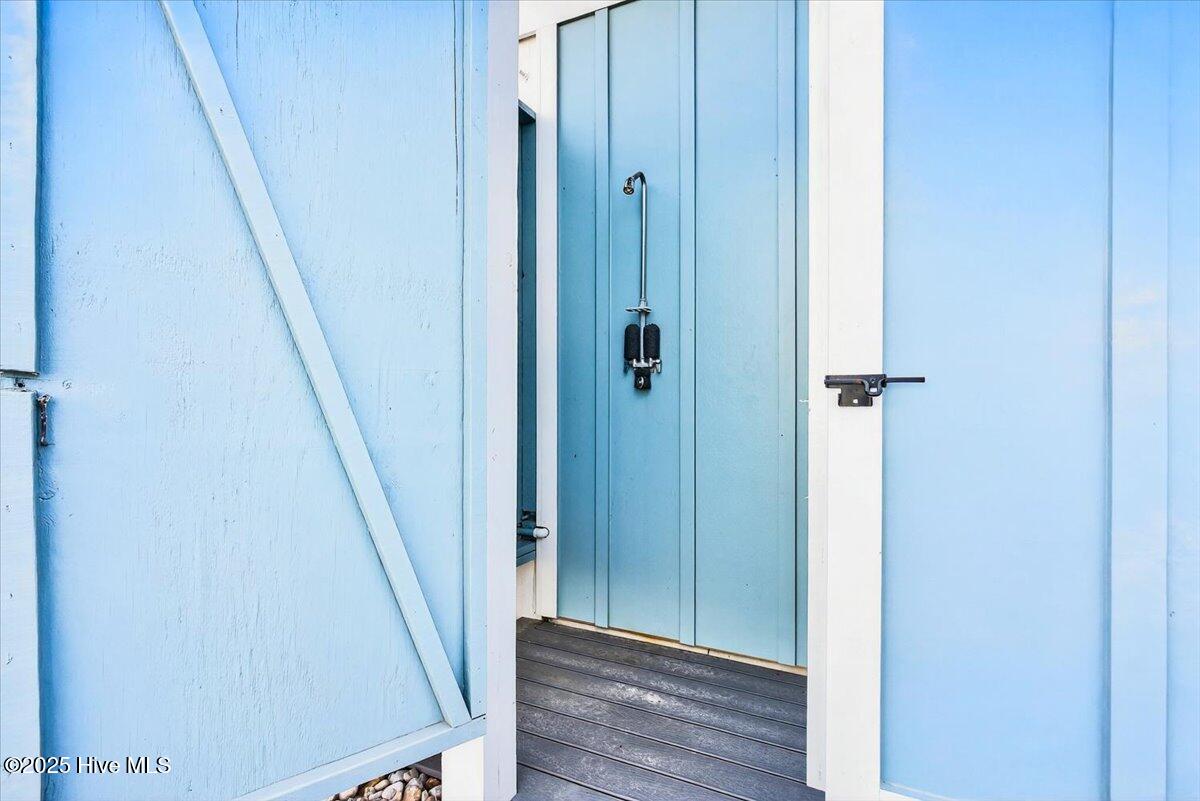 100527813 | Photo 52