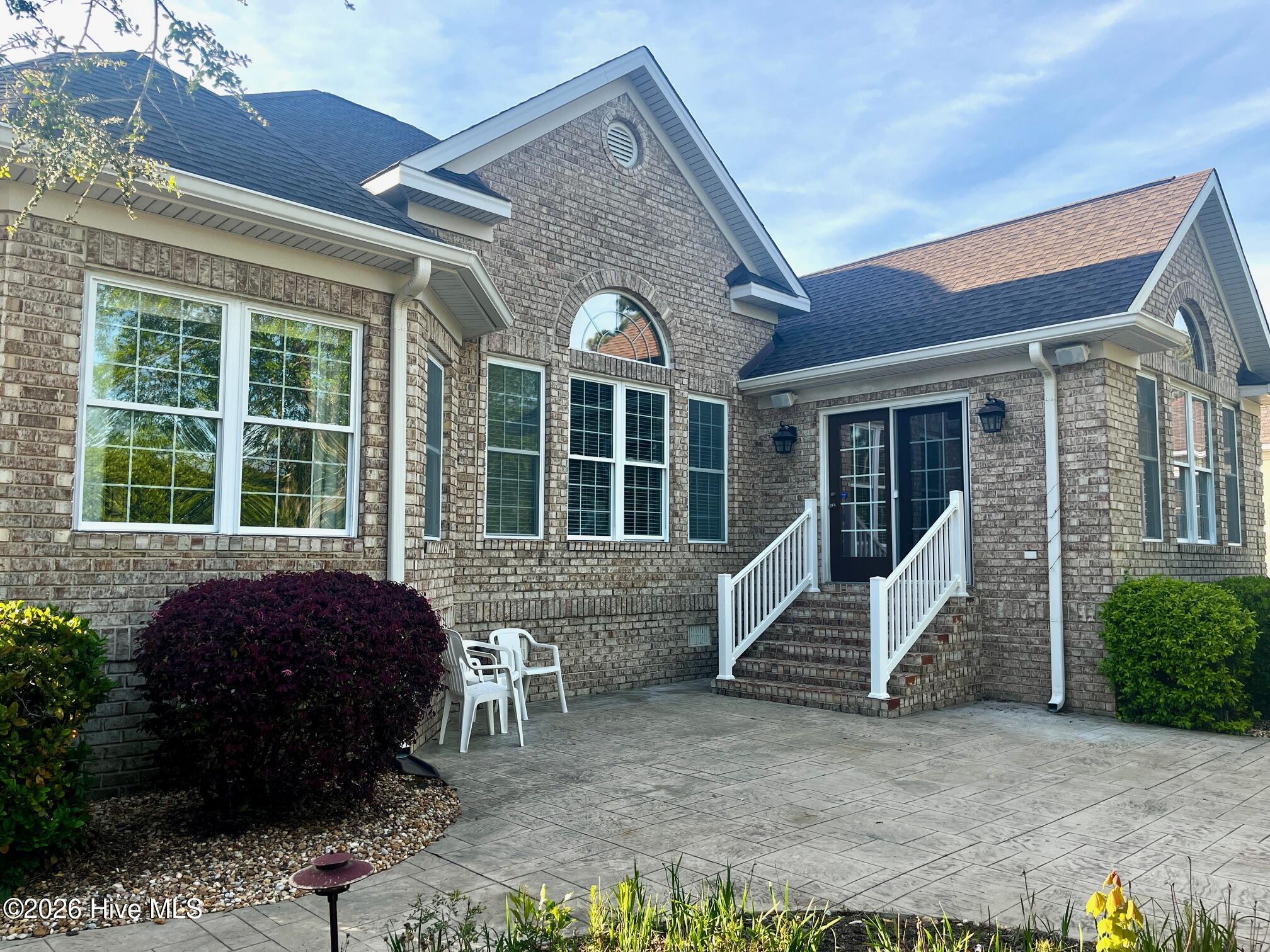 100566129 | Photo 45