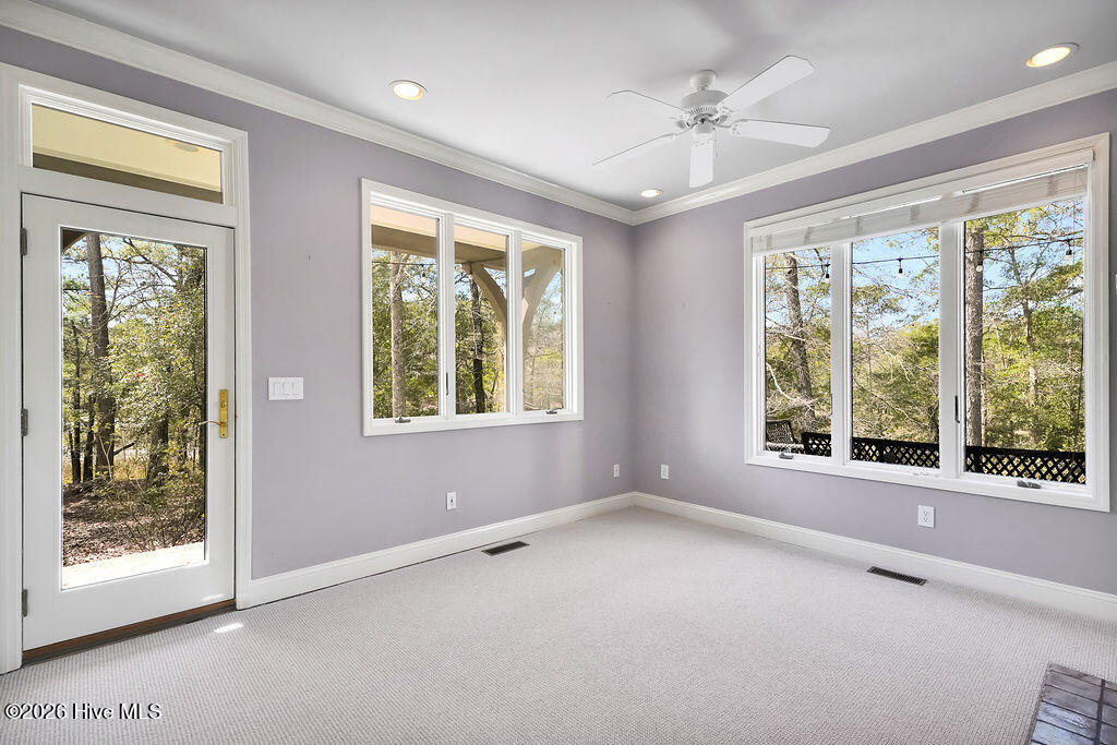 100564190 | Photo 32