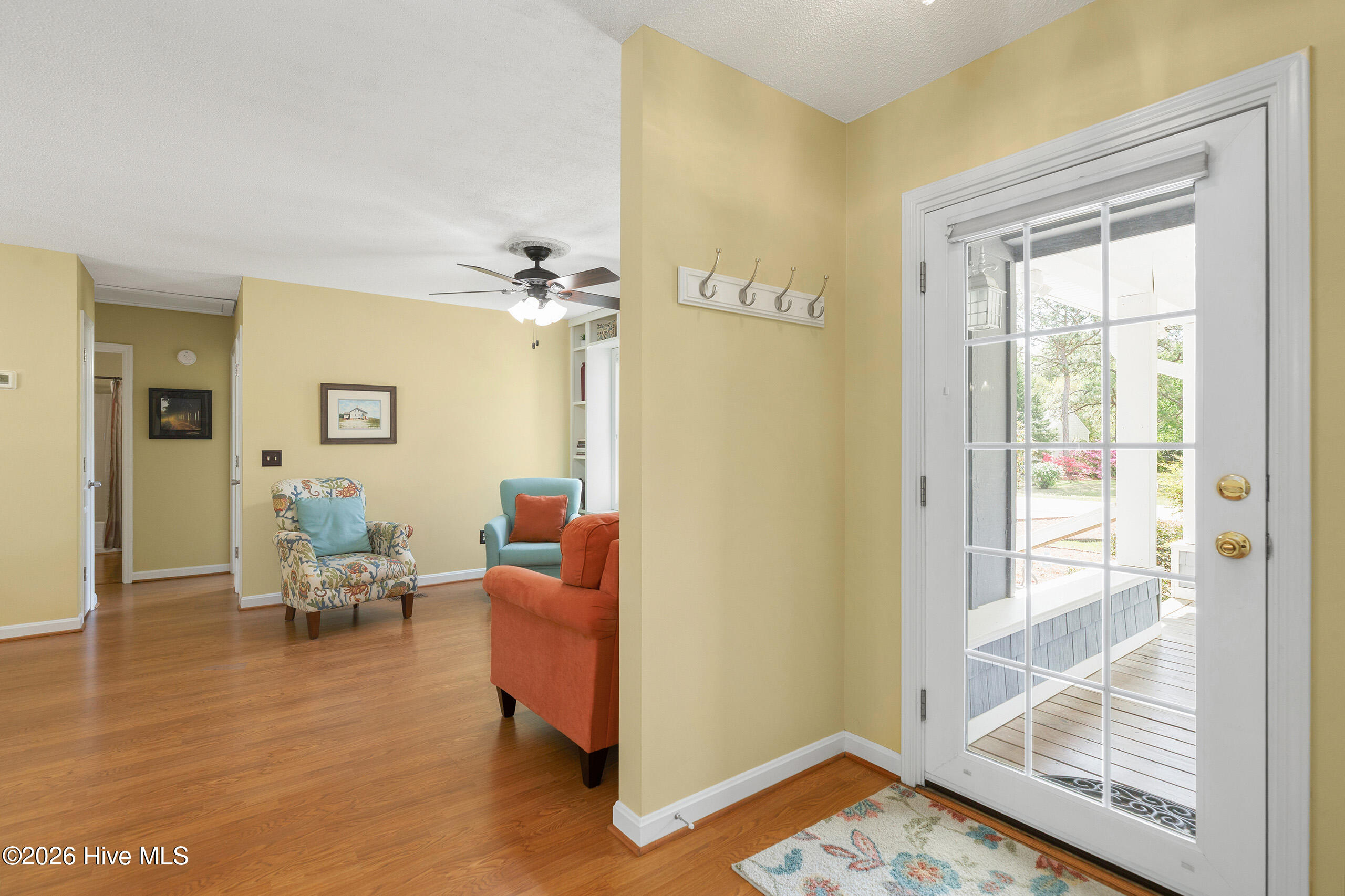 100565363 | Photo 15