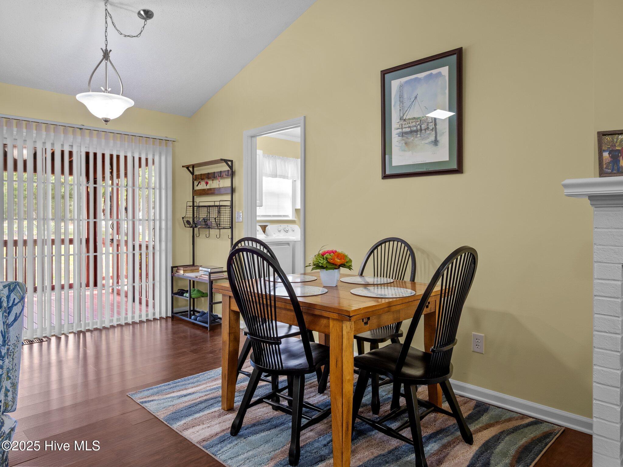 100516980 | Photo 35