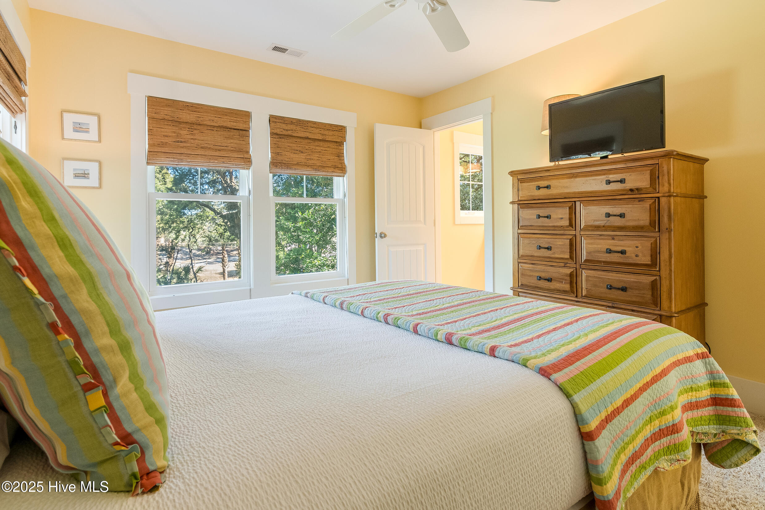 100545304 | Photo 34