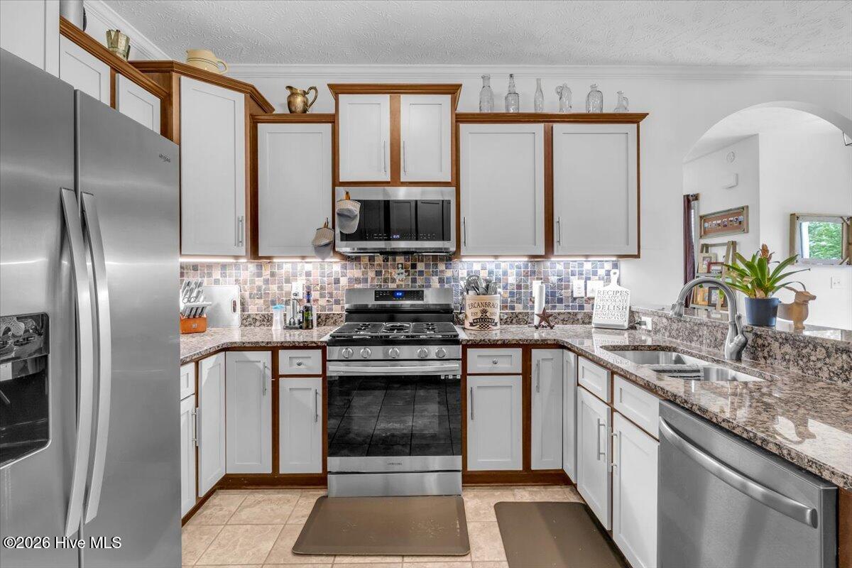 100570228 | Photo 14