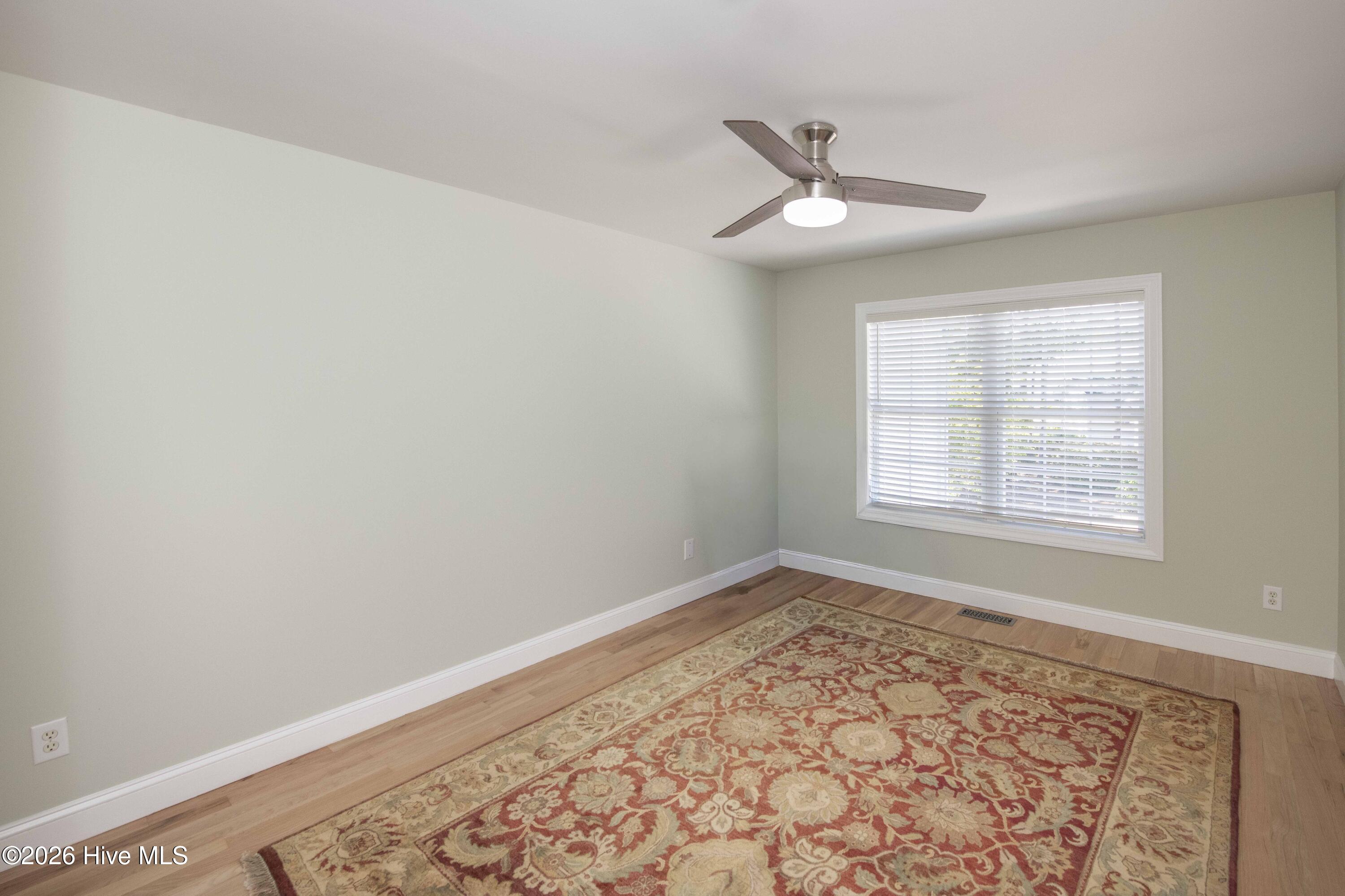 100563041 | Photo 23