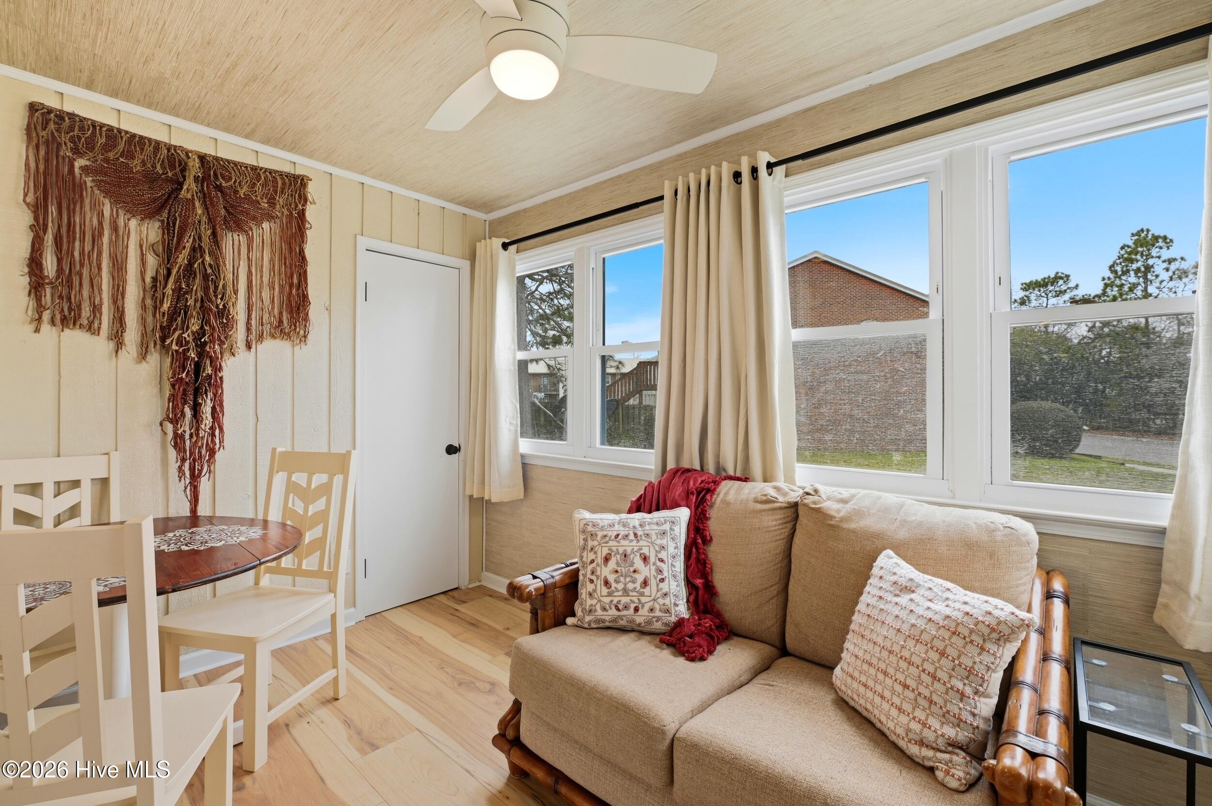 100557756 | Photo 19