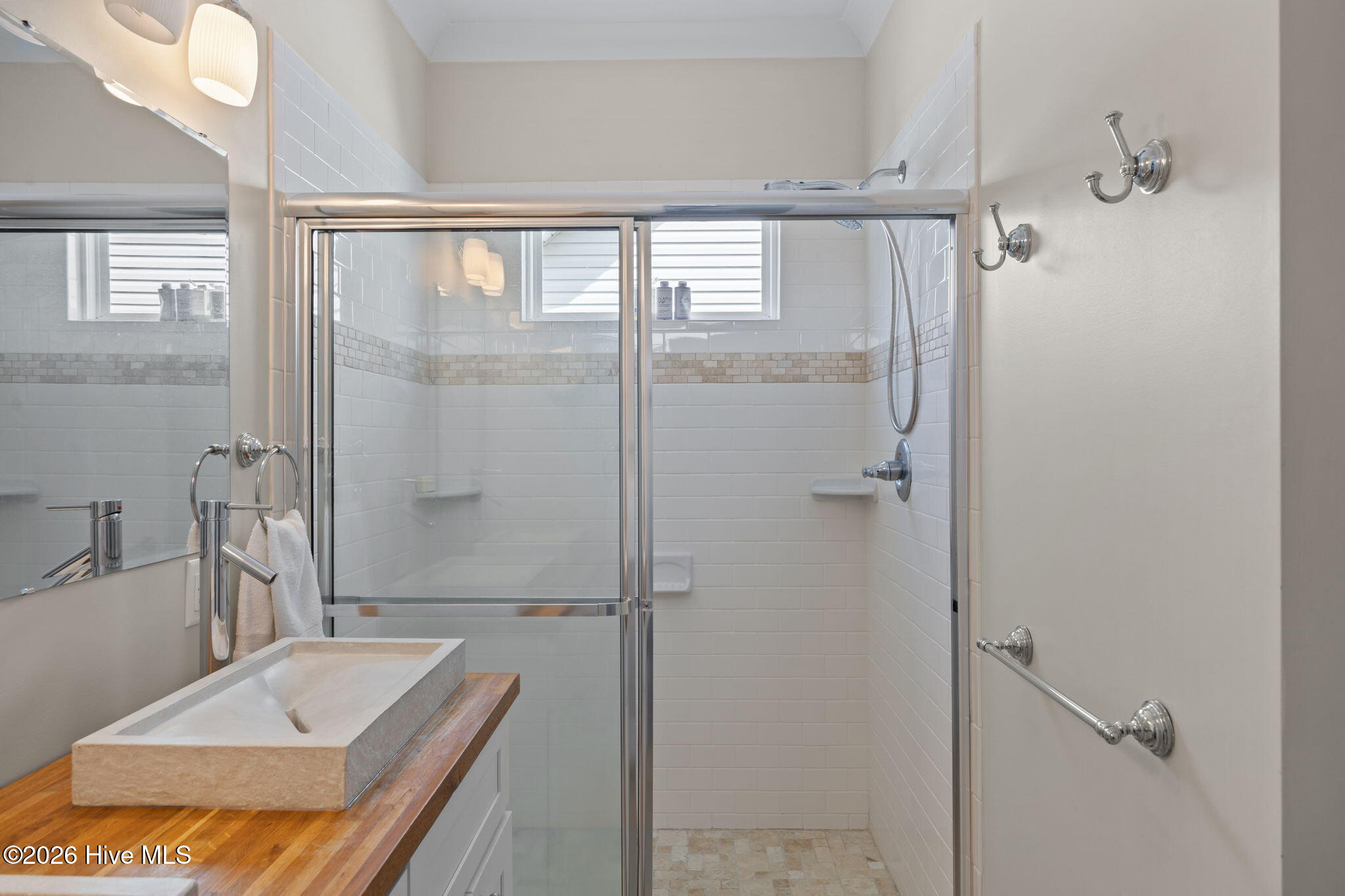 100564521 | Photo 28