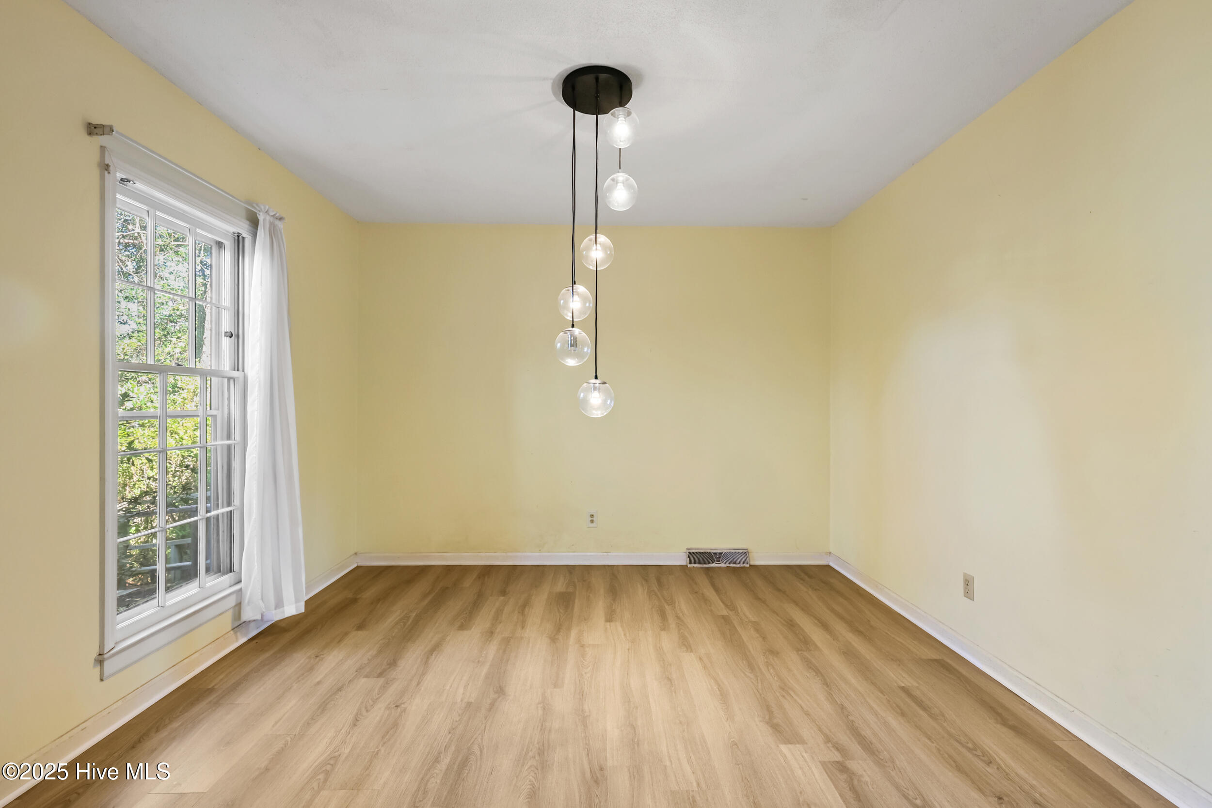 100544897 | Photo 10