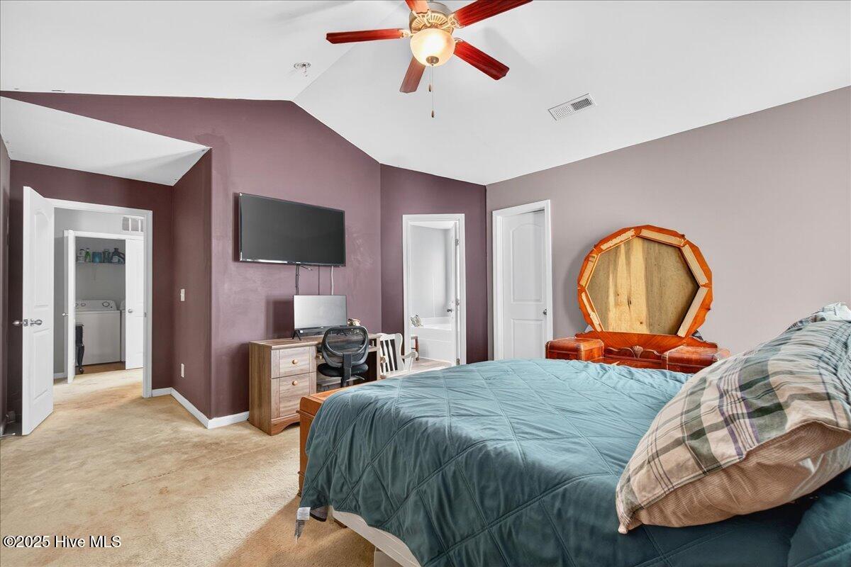 100537745 | Photo 18