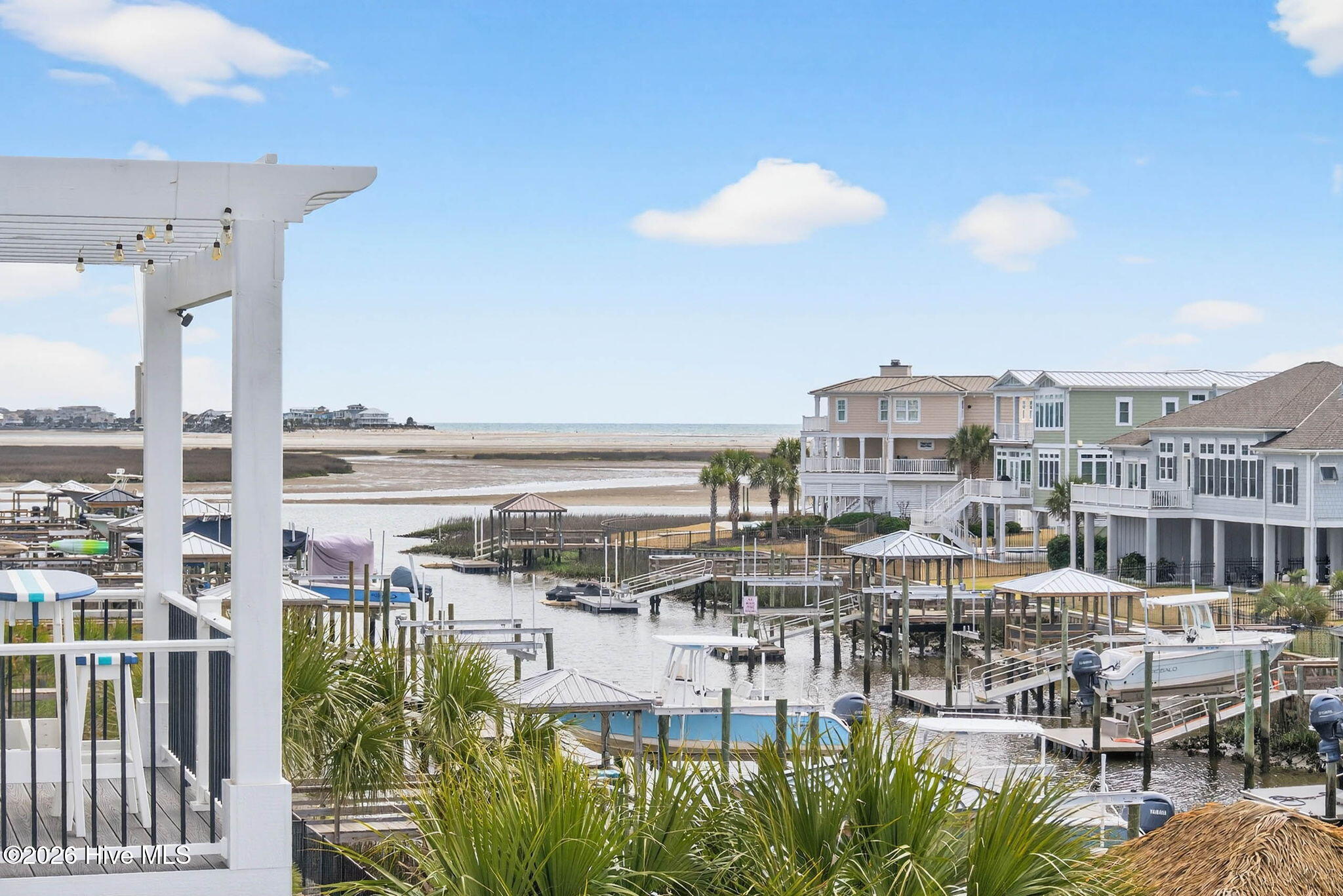 100561334 | Photo 28