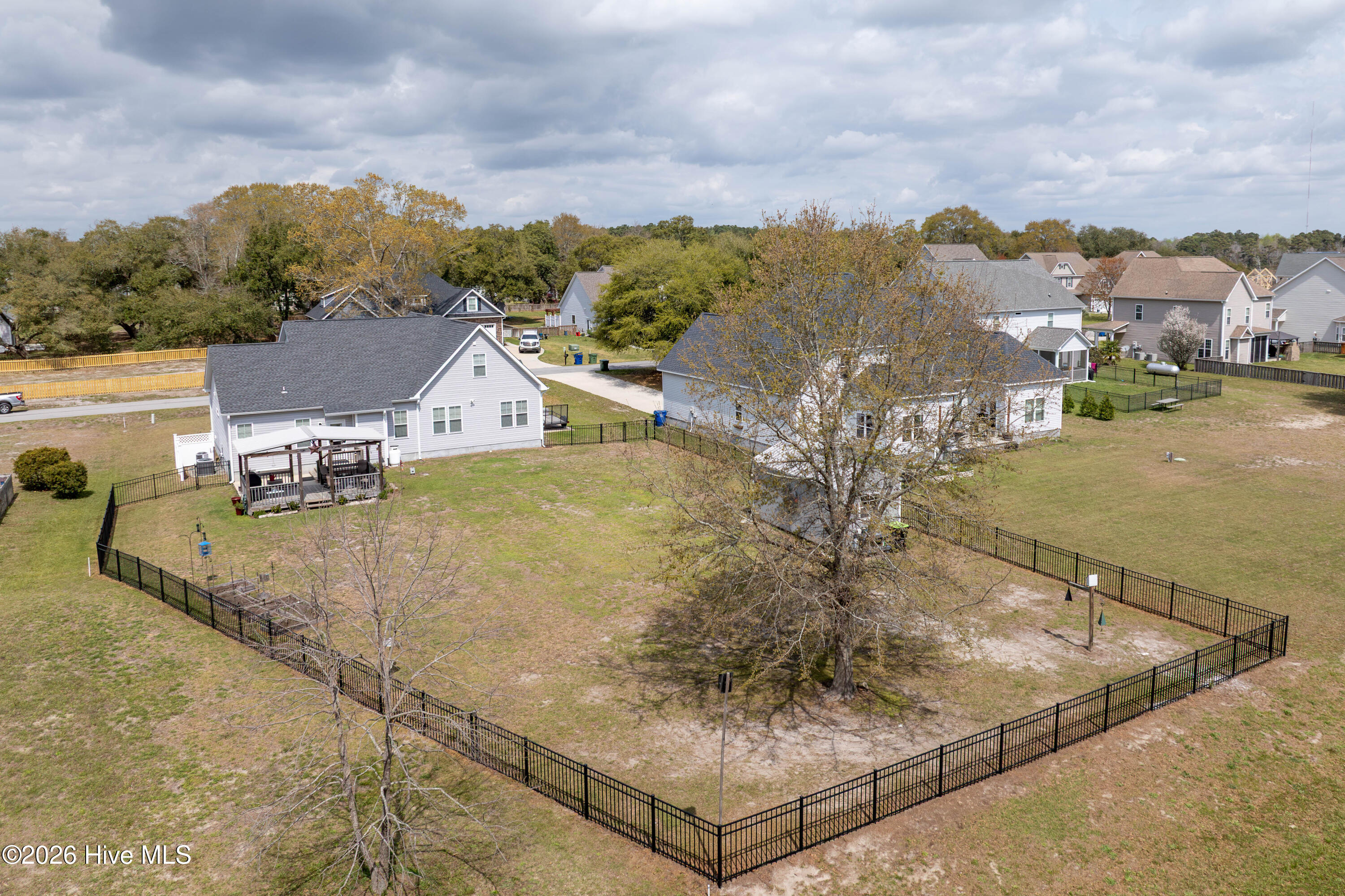 100563582 | Photo 55