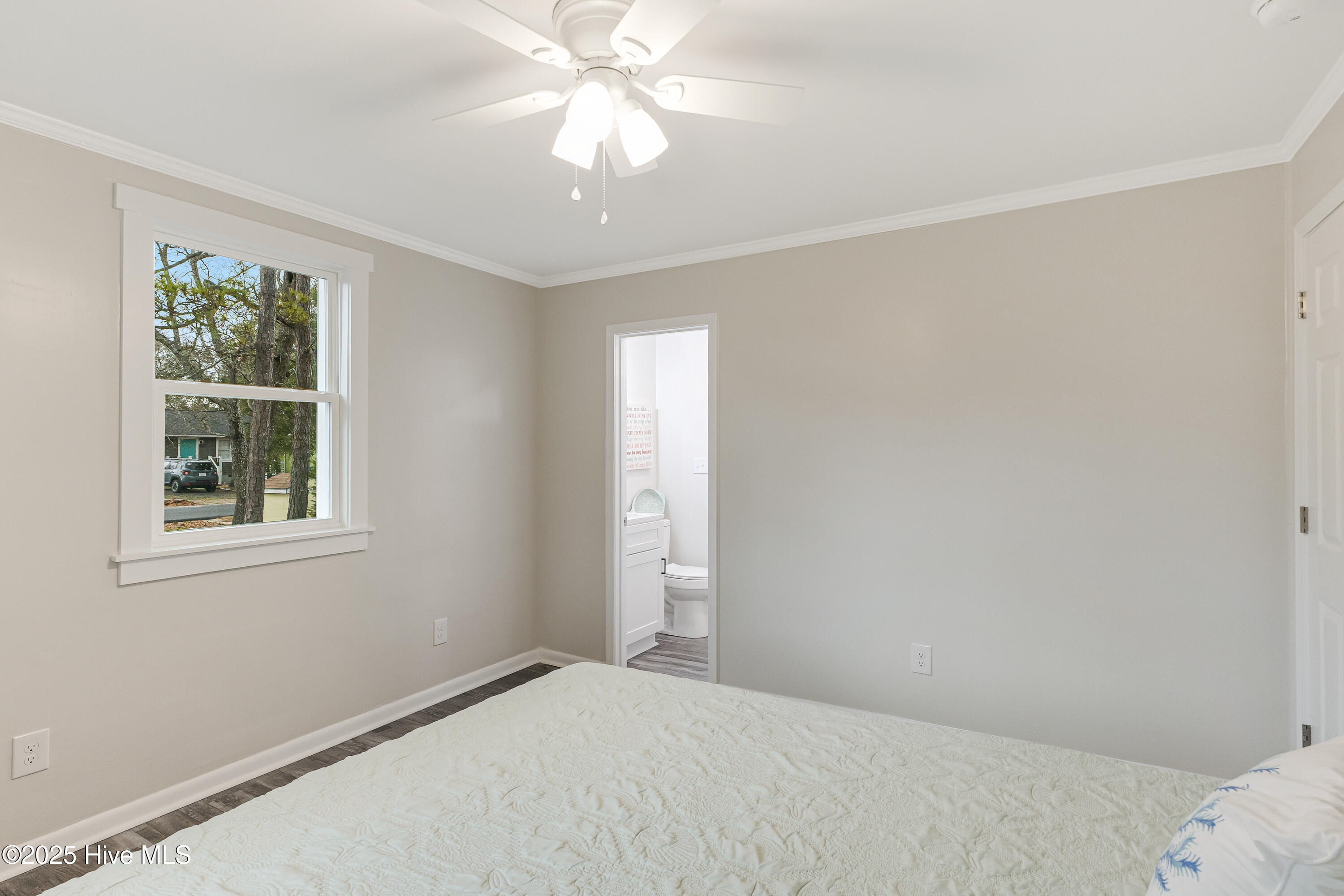 100501720 | Photo 25