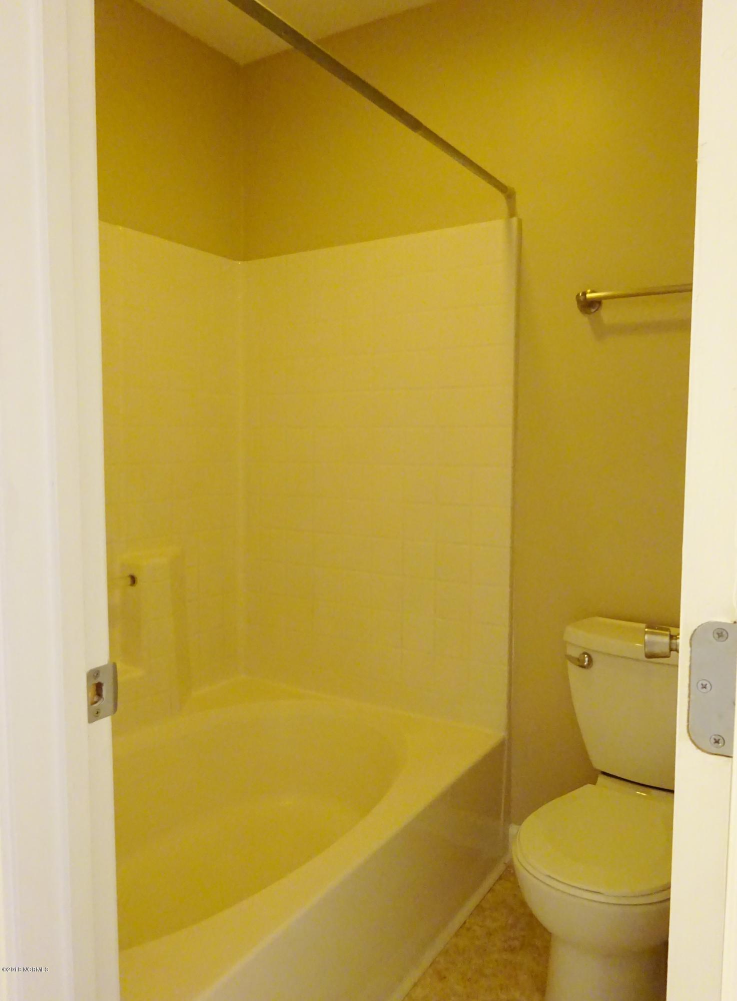 100555136 | Photo 13