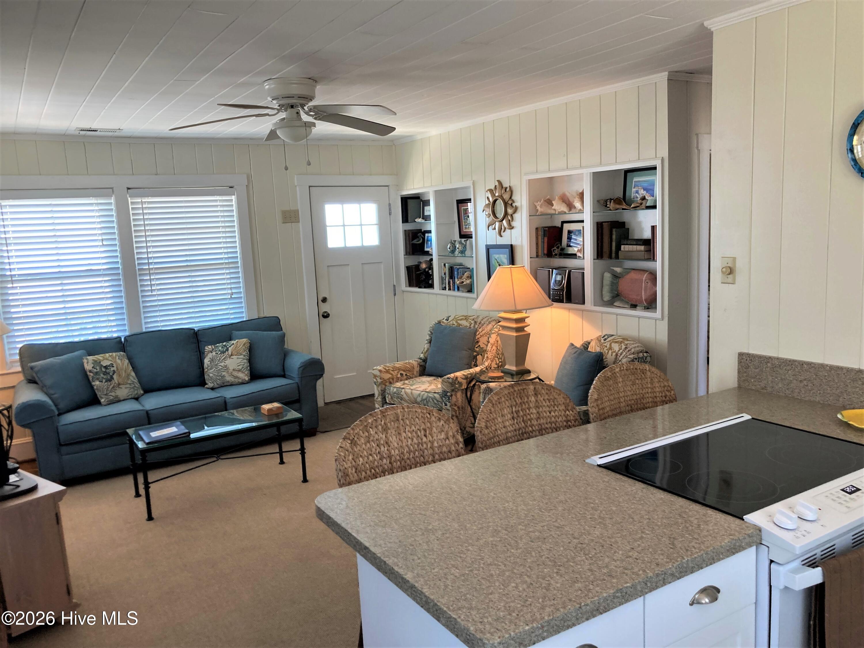 100560926 | Photo 10