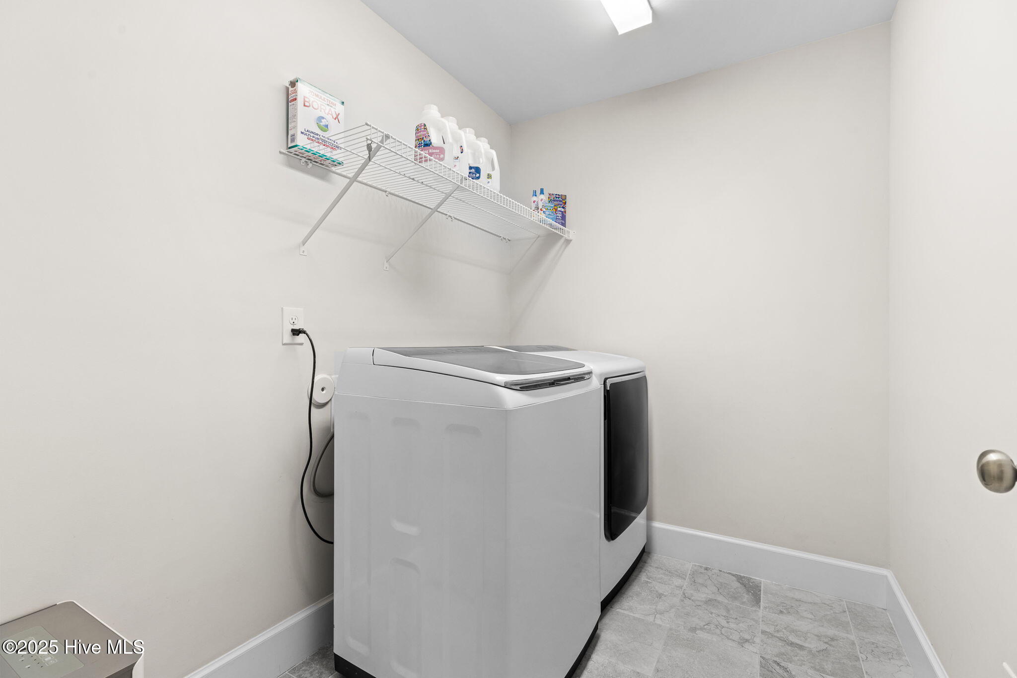 100547304 | Photo 47