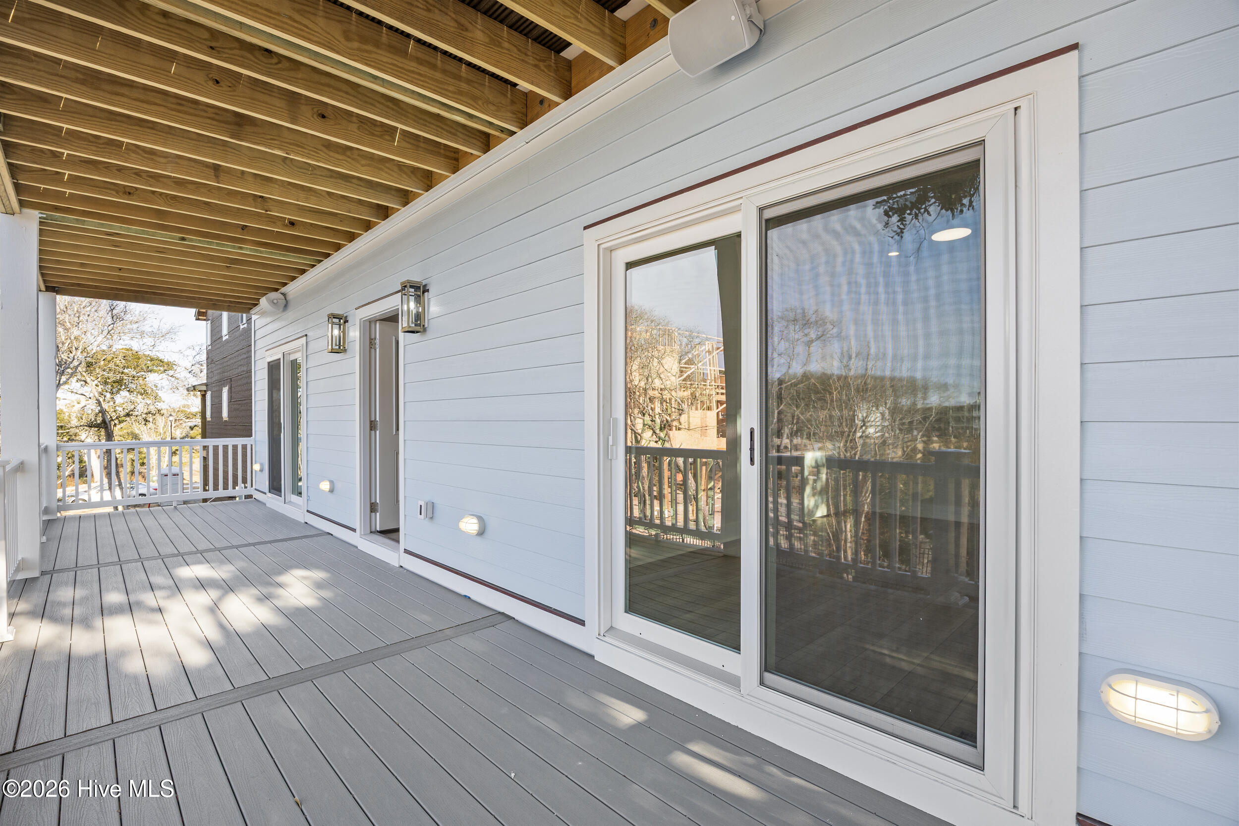 100543064 | Photo 34