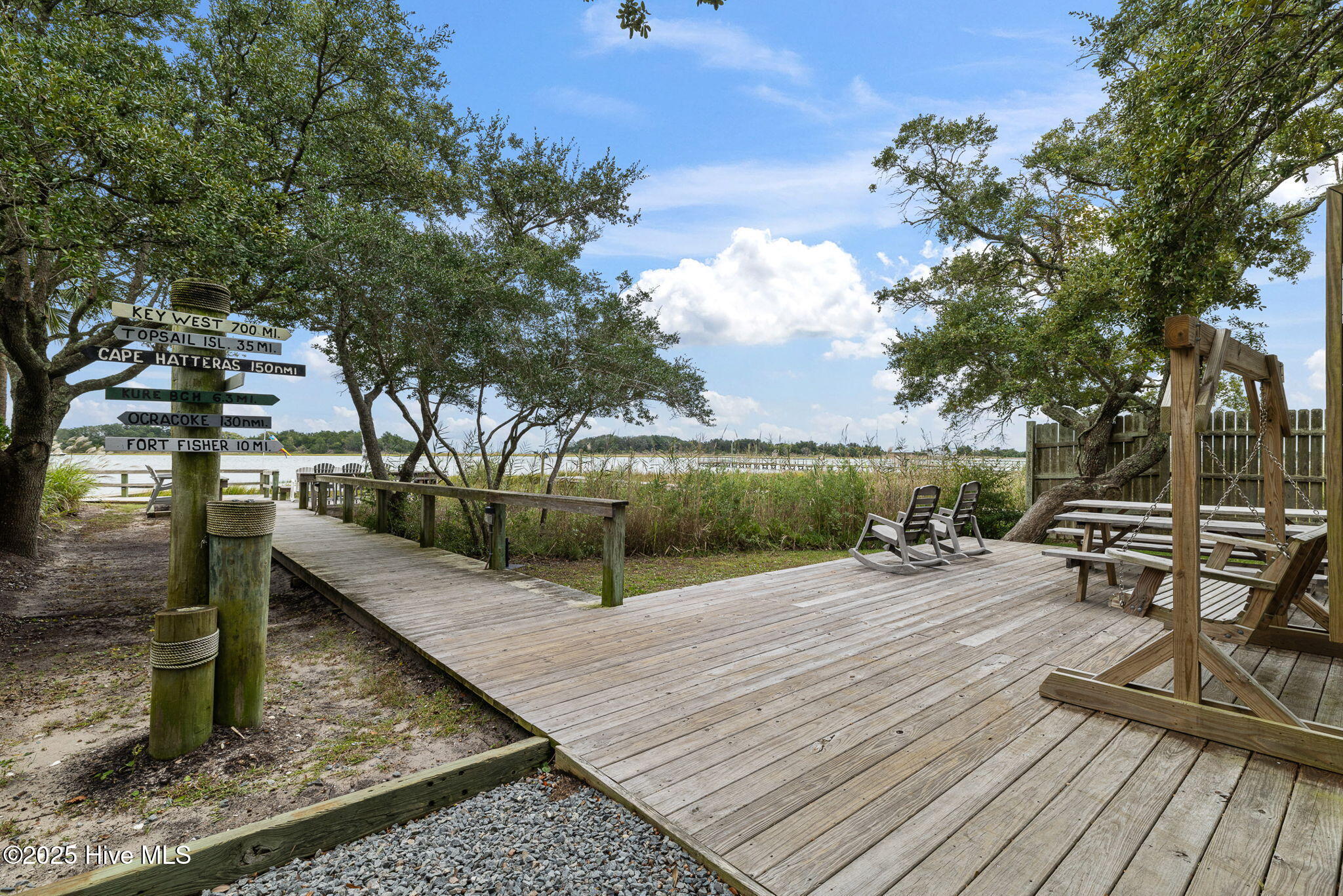 100548245 | Photo 64