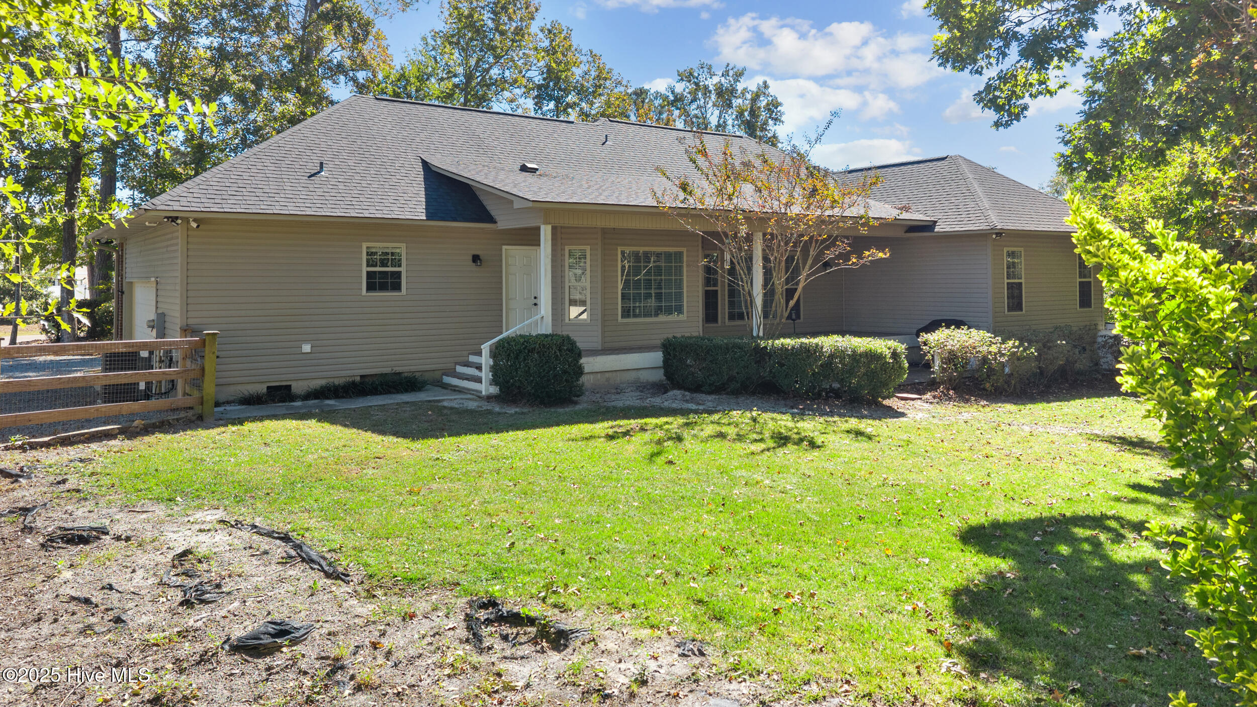 100537755 | Photo 43