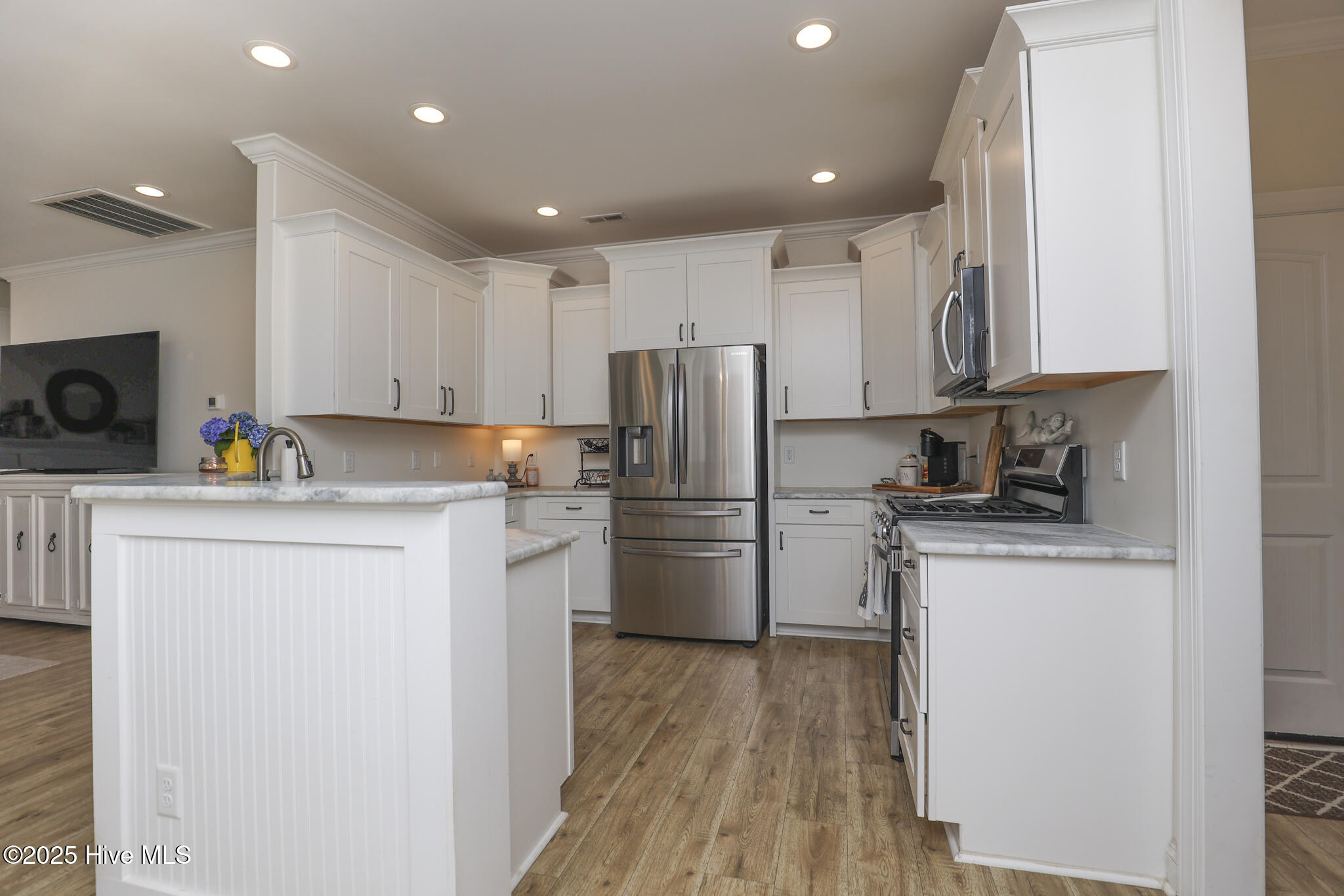 100513900 | Photo 23