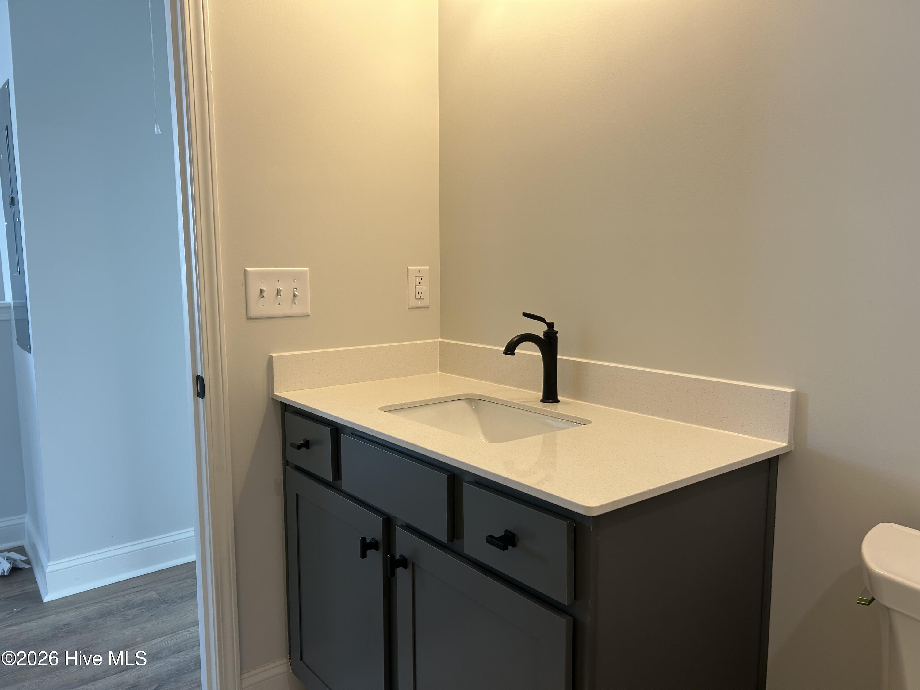 100536346 | Photo 10