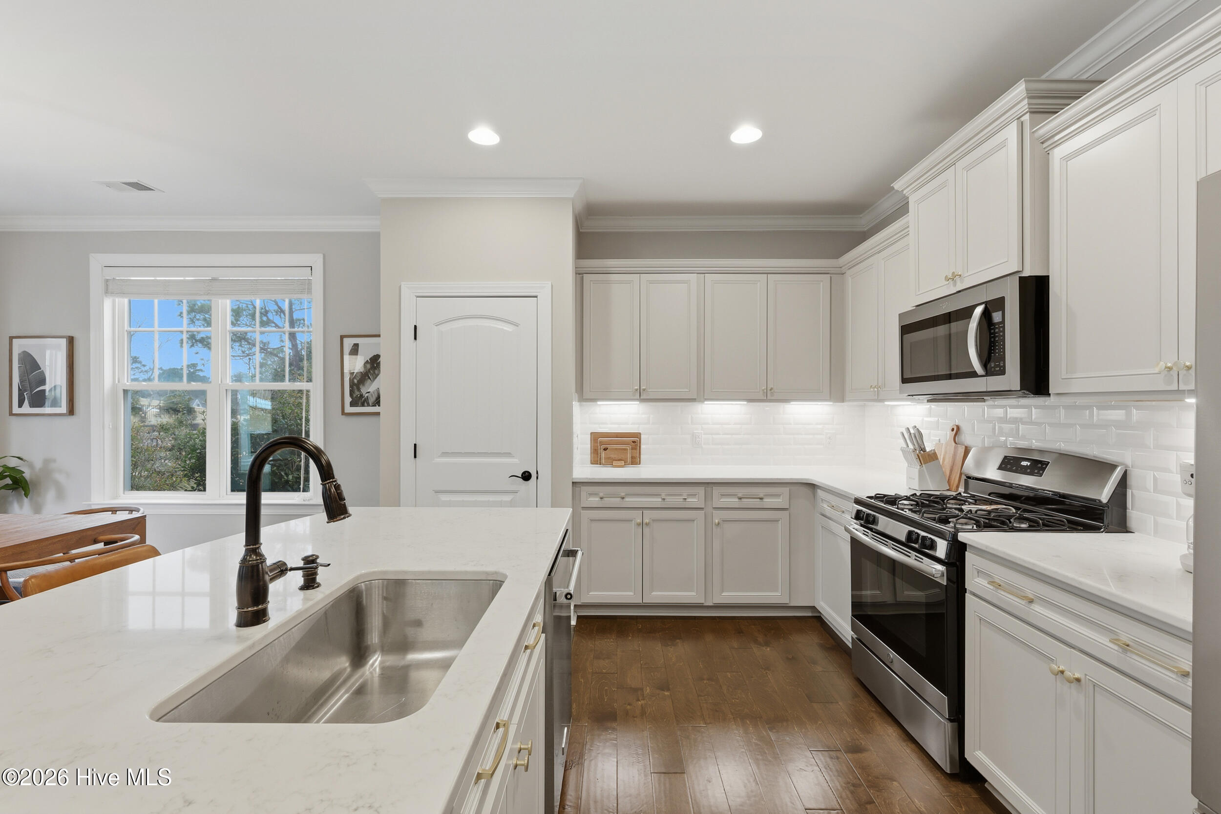 100553163 | Photo 19