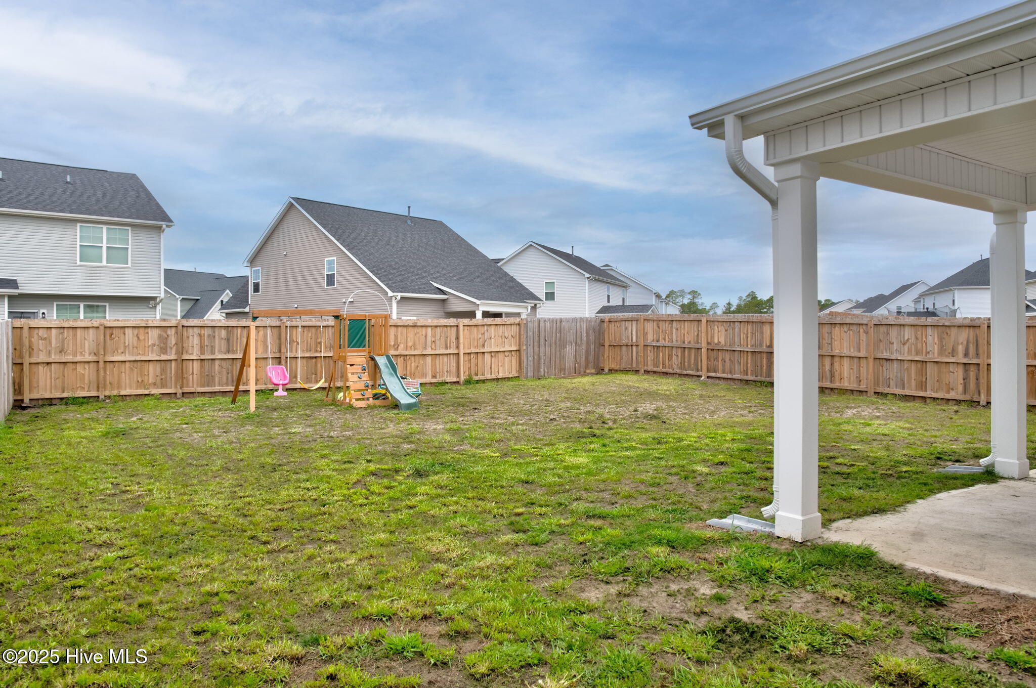 100535220 | Photo 47