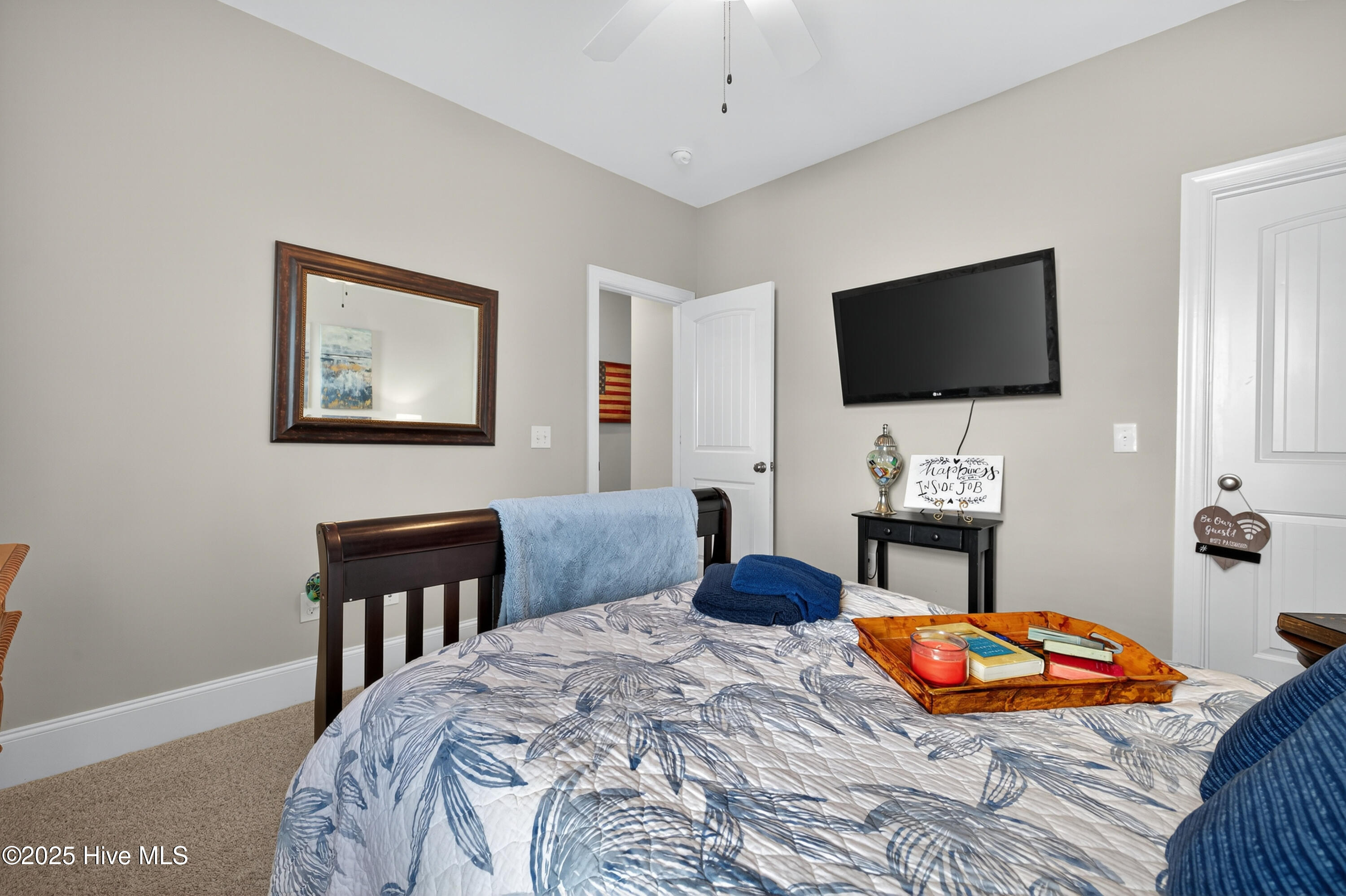 100562726 | Photo 23