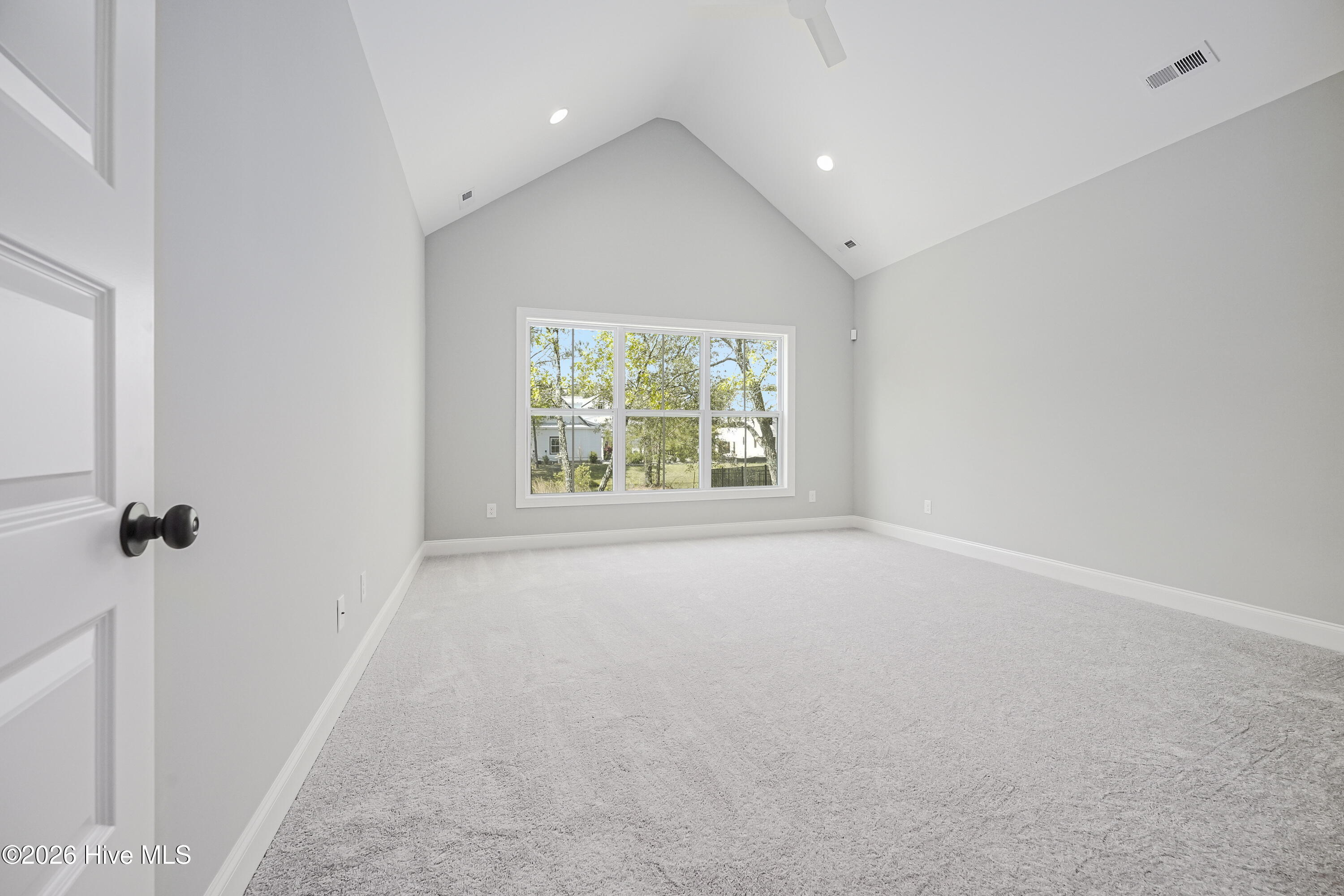 100555339 | Photo 21