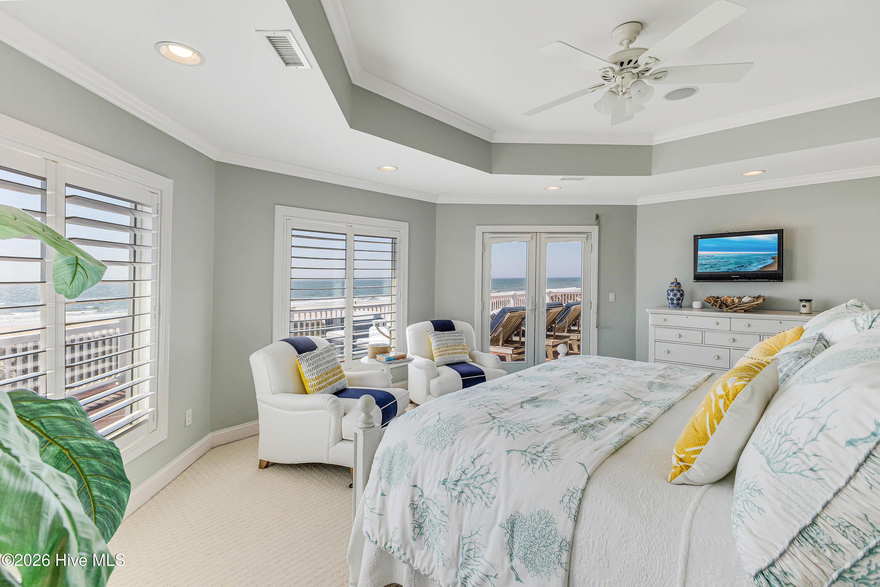 100567897 | Photo 45