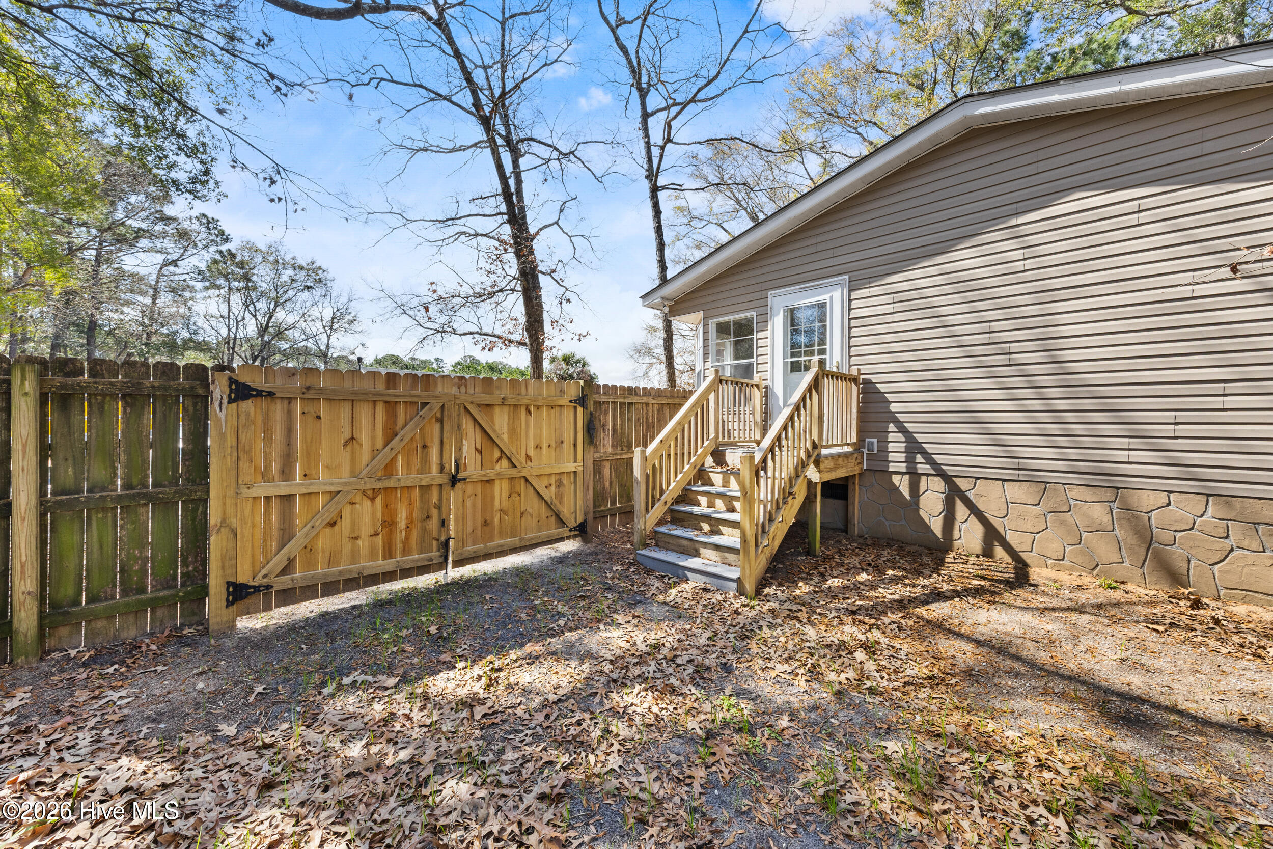 100560049 | Photo 26