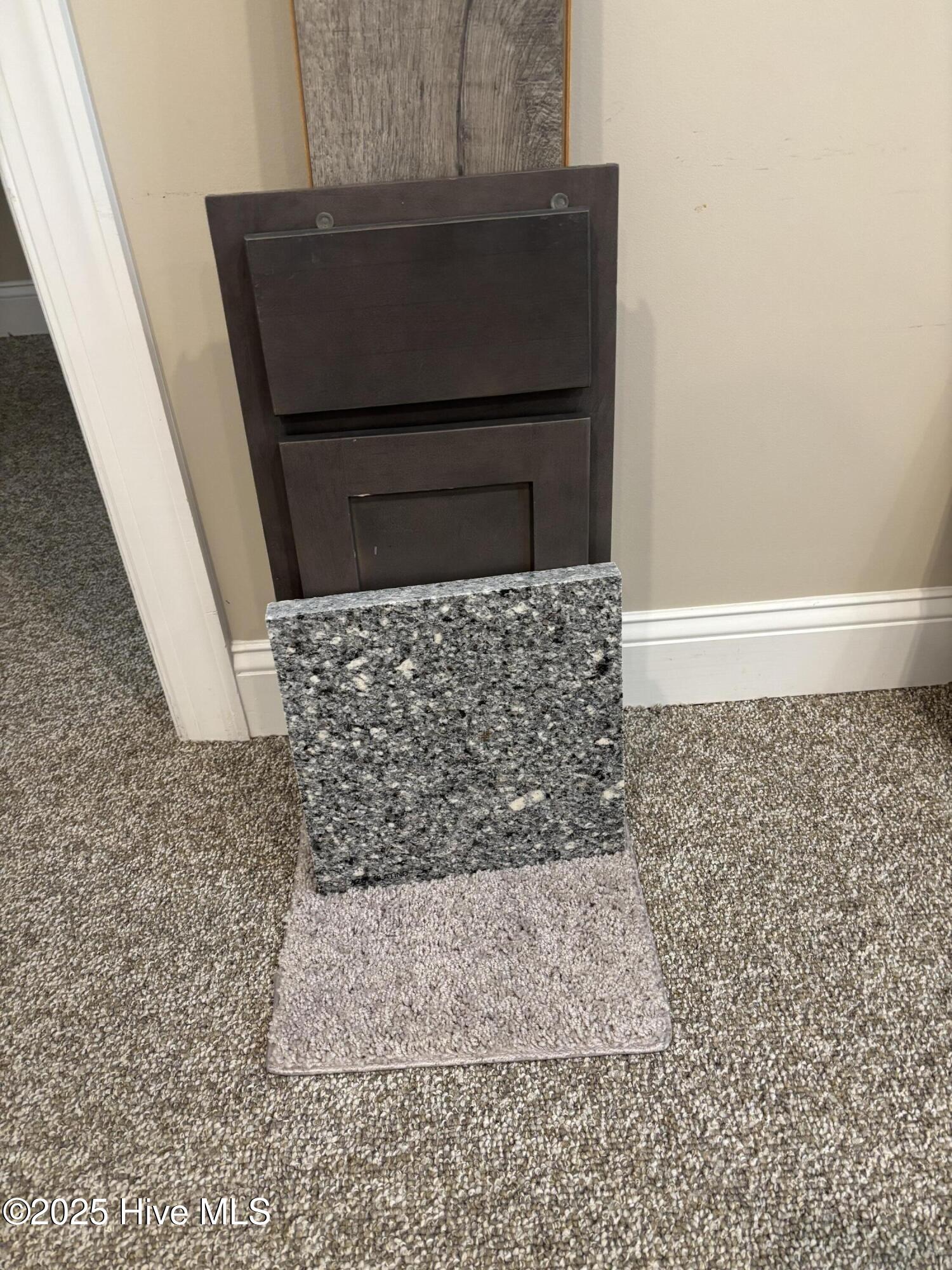 York Graphite - Hamilton Oak - 112 - Azu