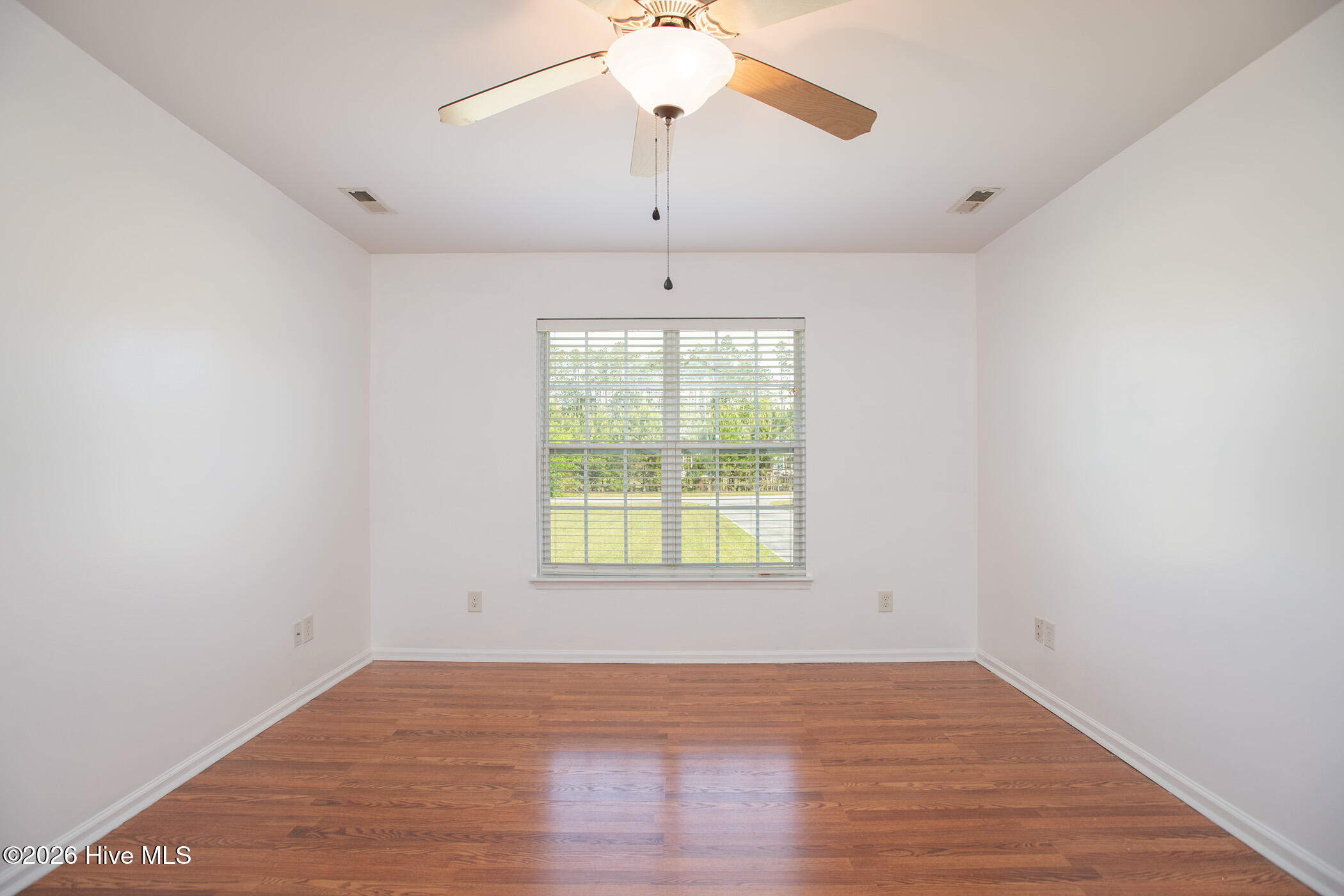 100567434 | Photo 12