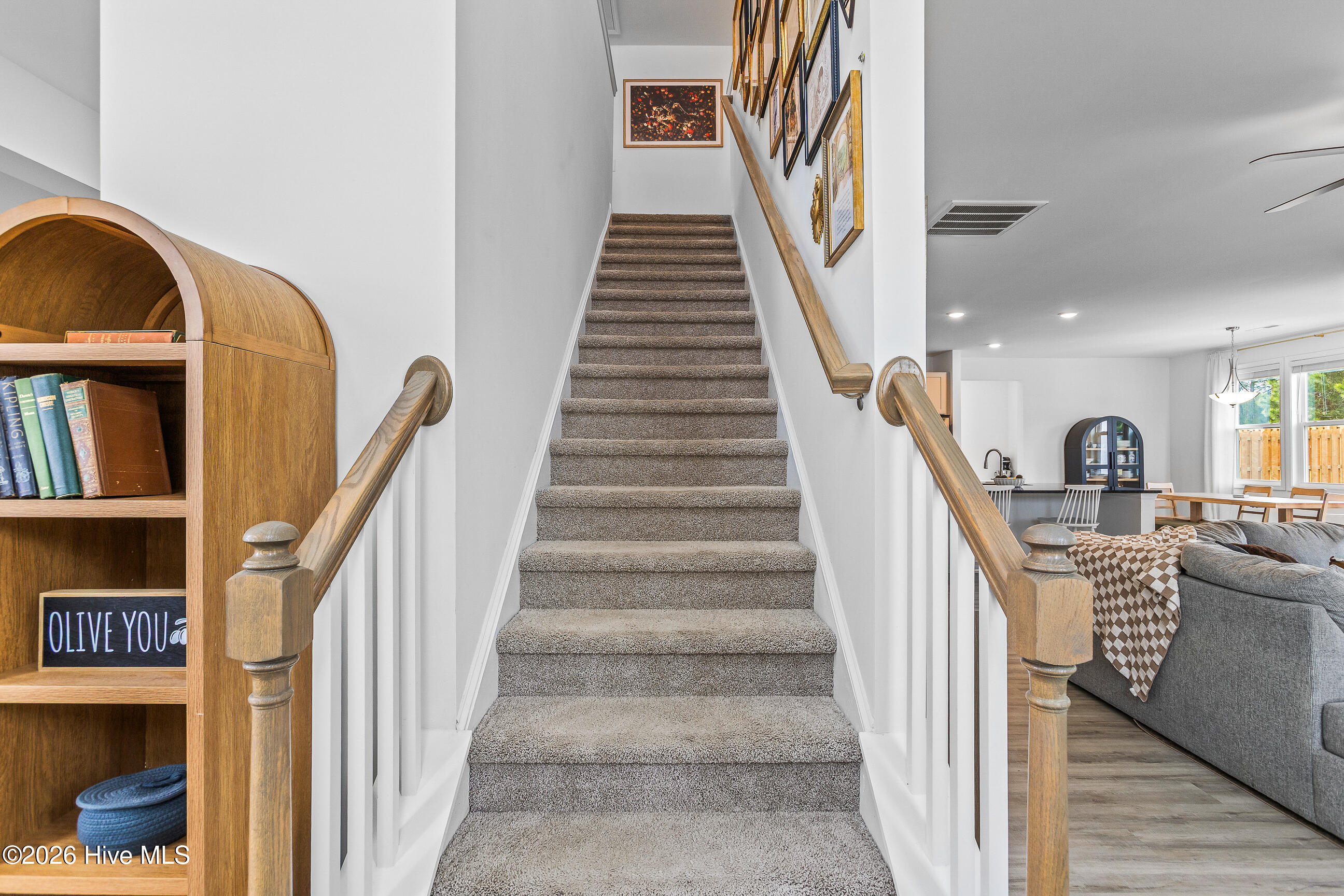 100566421 | Photo 24