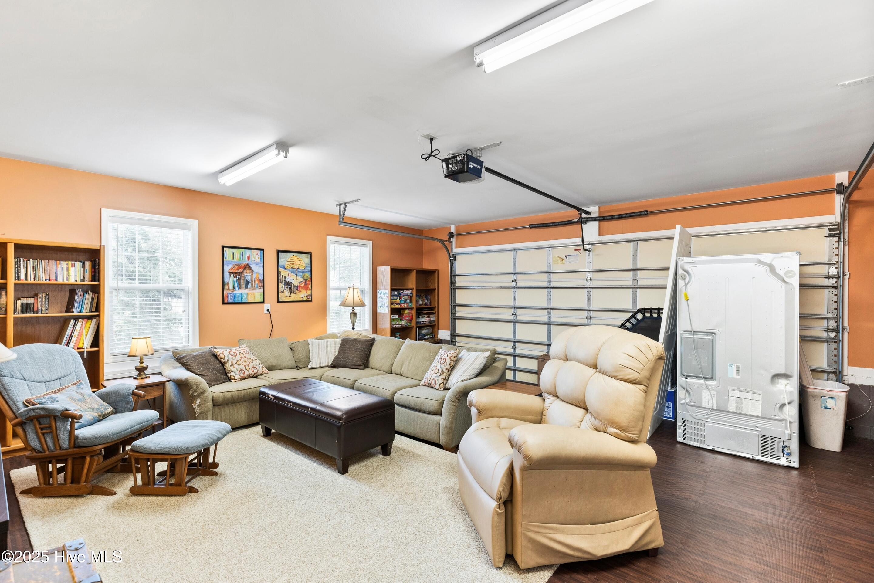 100519382 | Photo 21