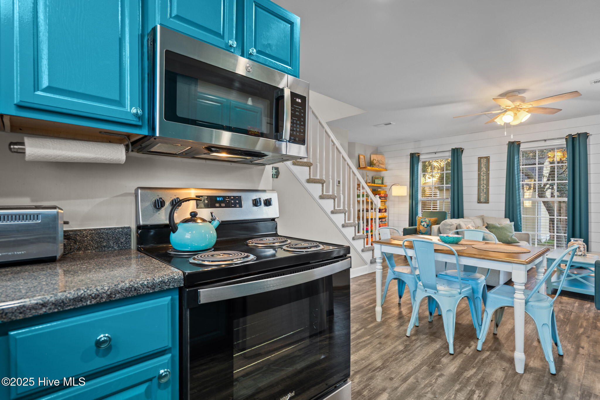 100537146 | Photo 19