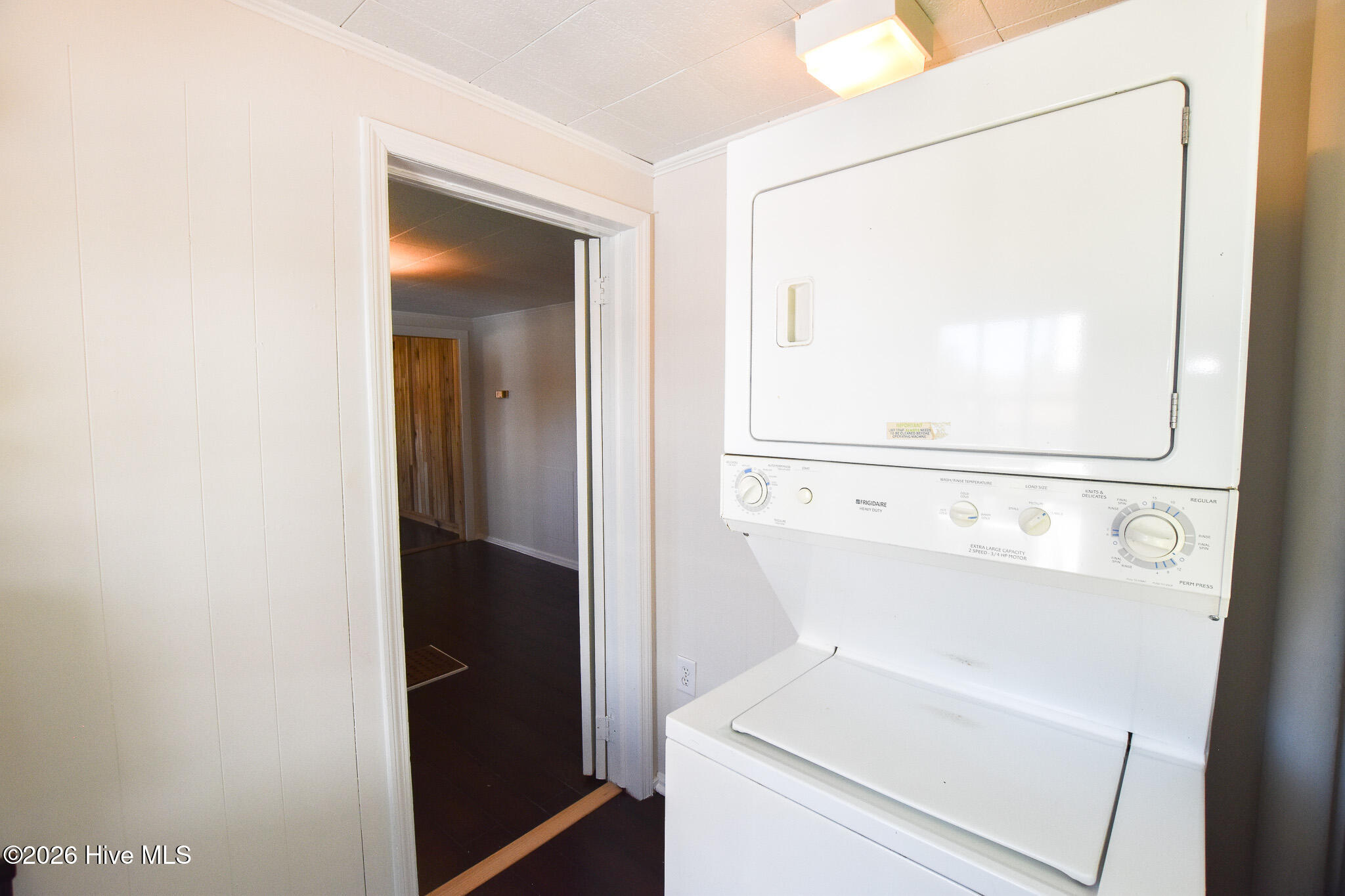 100568599 | Photo 16