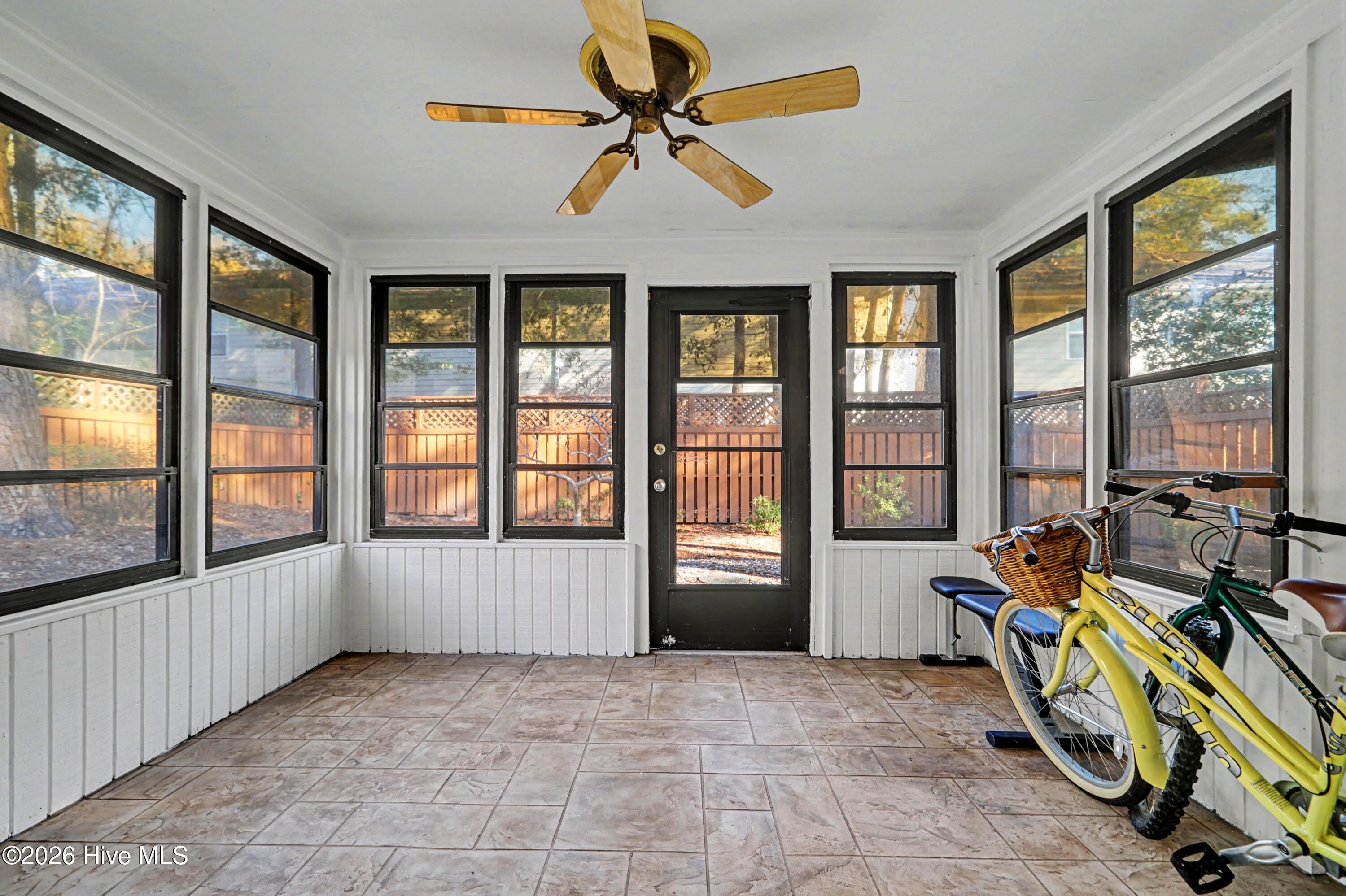 100553019 | Photo 28