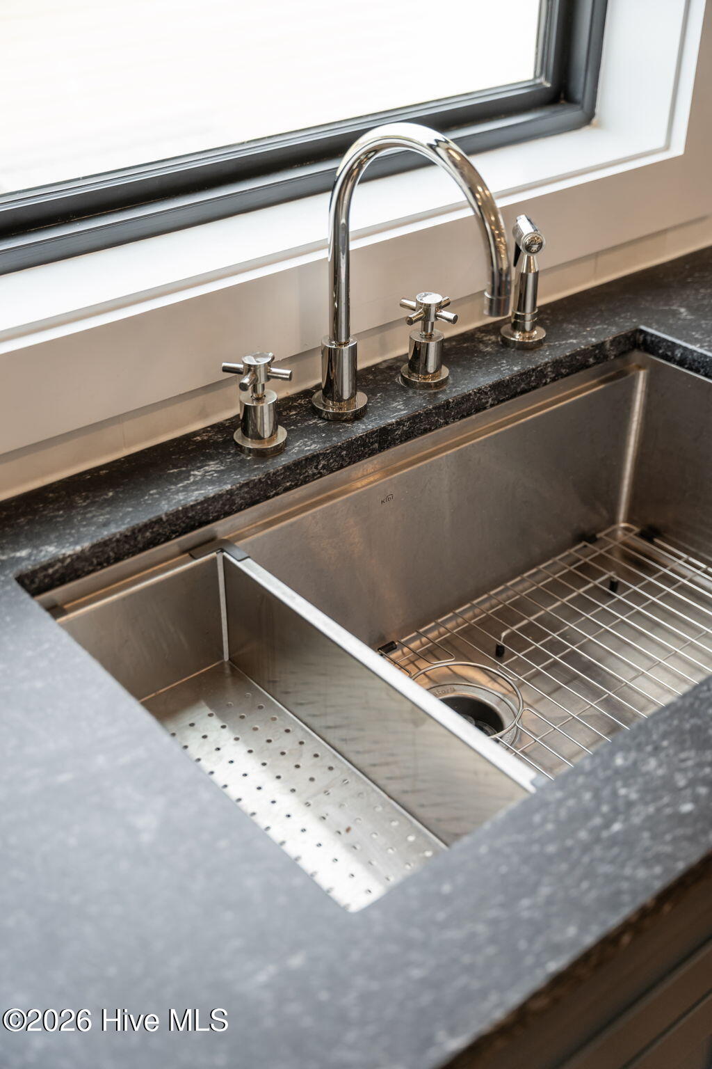 100553287 | Photo 26