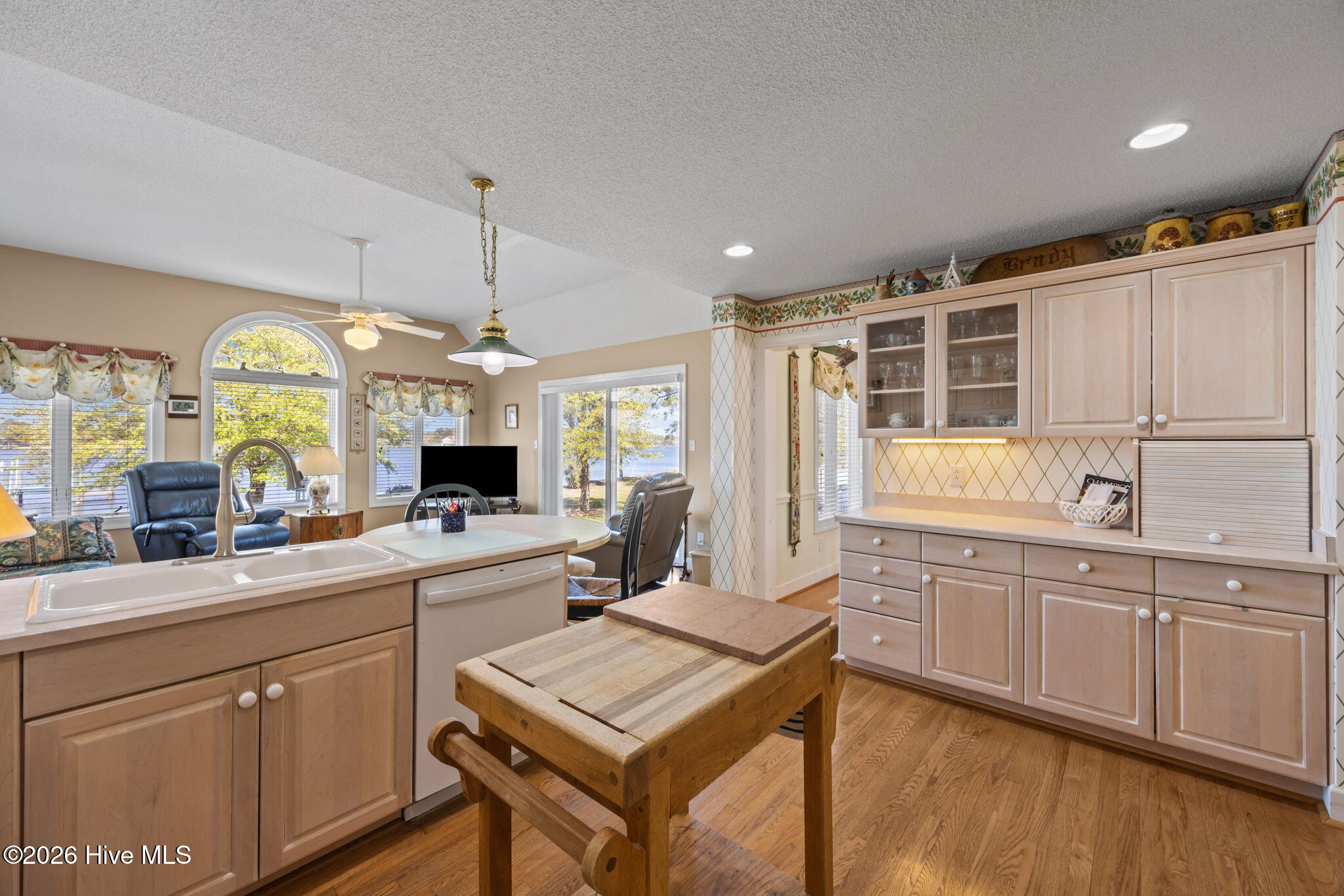 609 Mills Road,Oriental