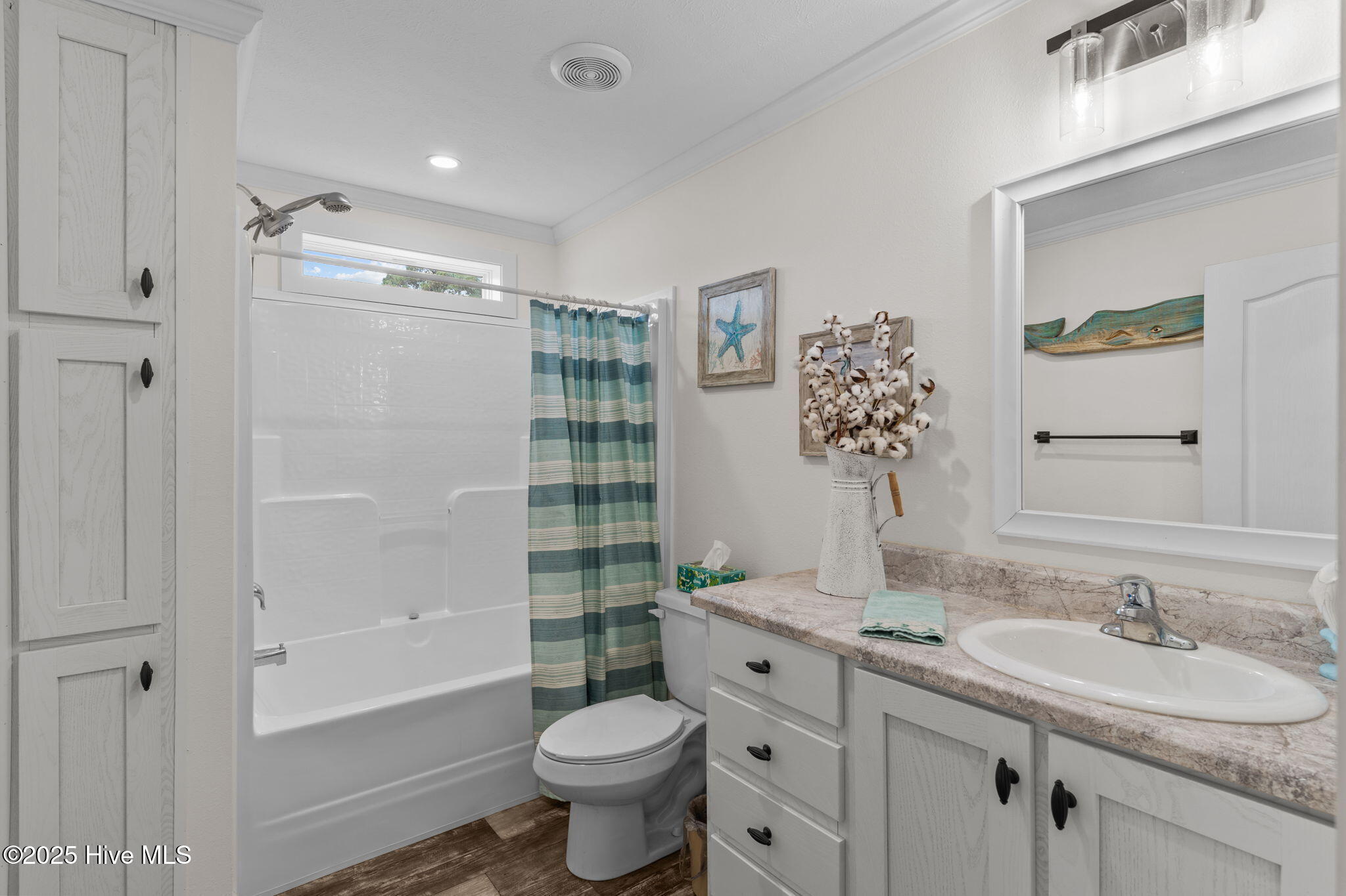 100530001 | Photo 23