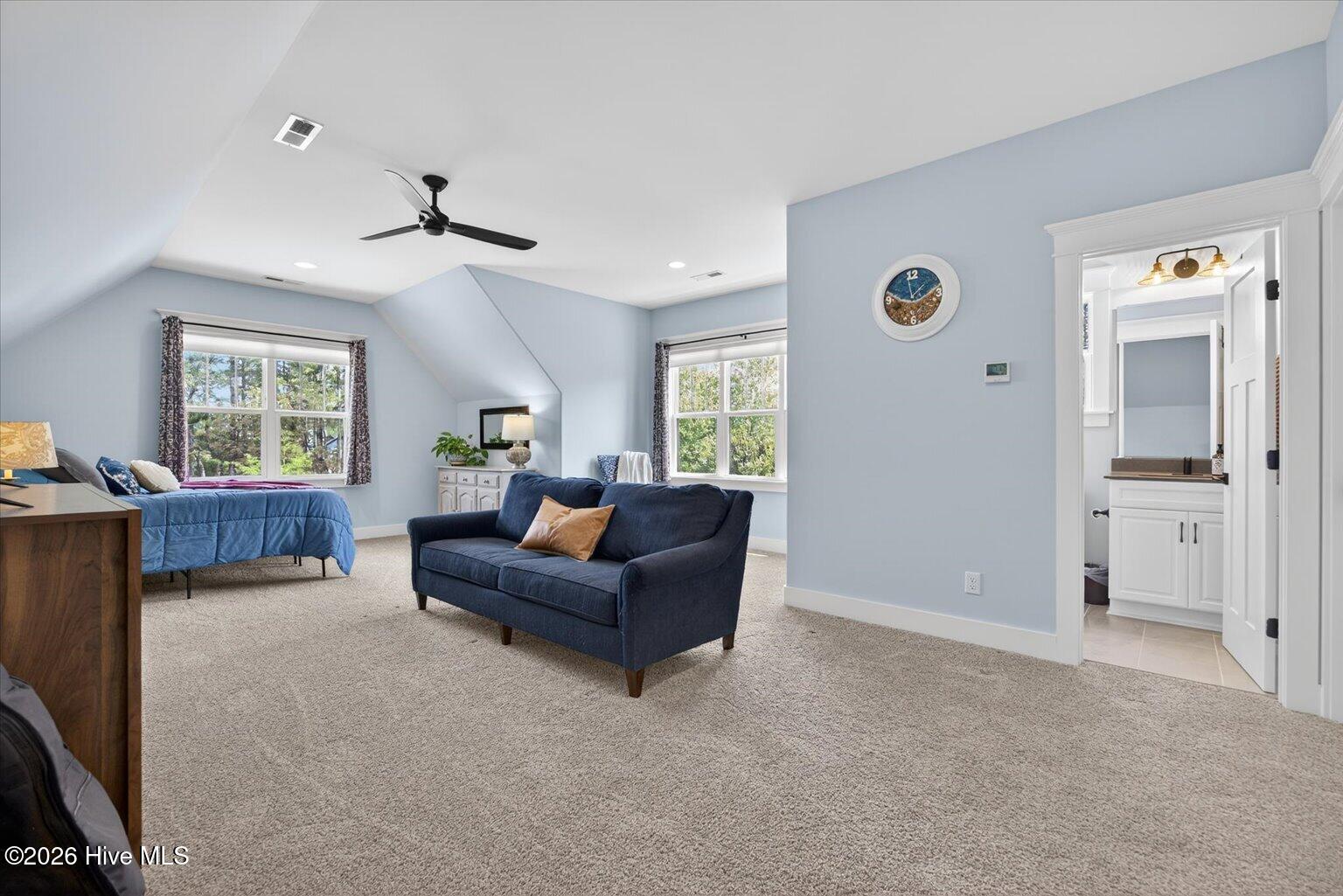 100566266 | Photo 50