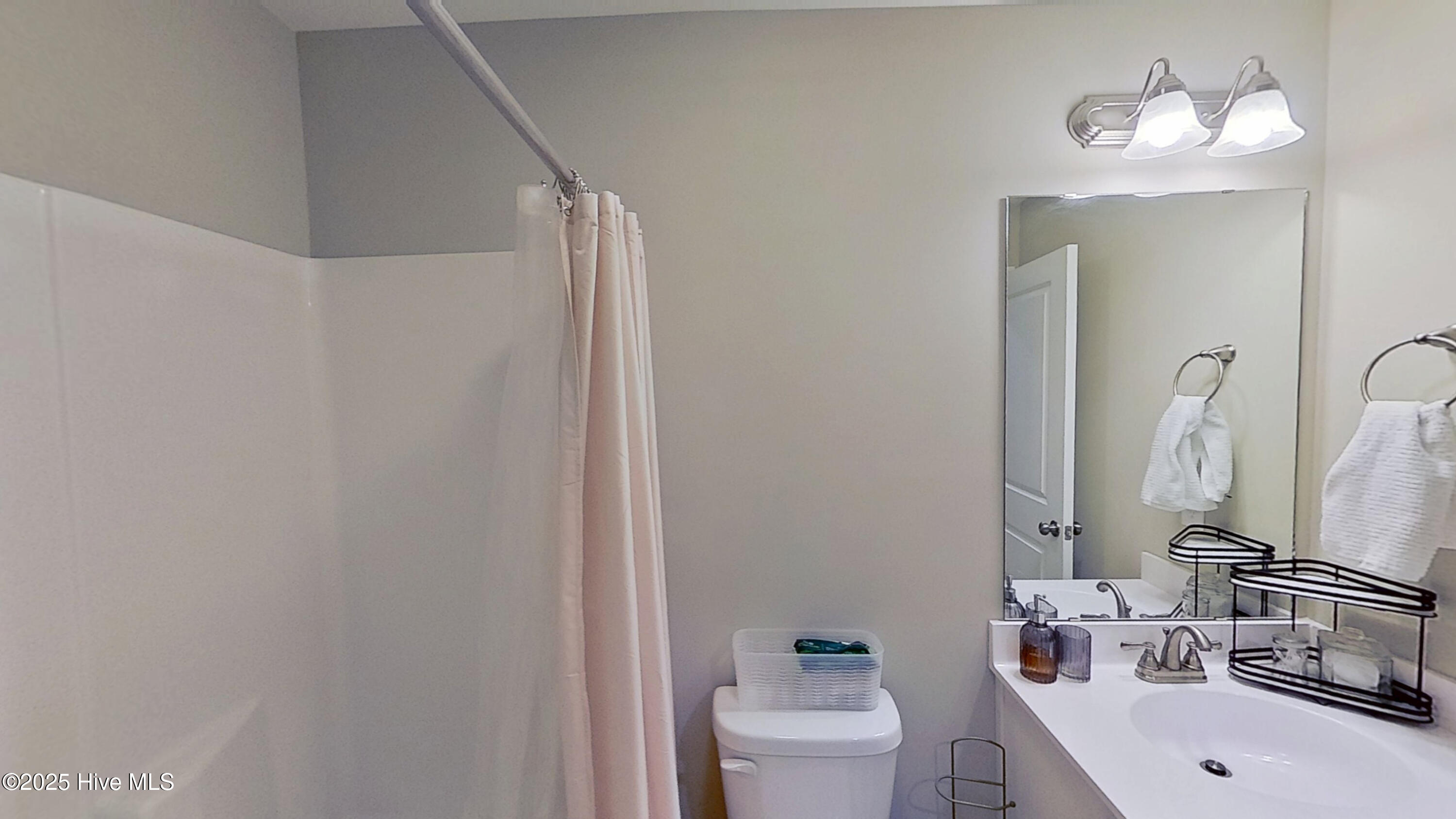 100567217 | Photo 21