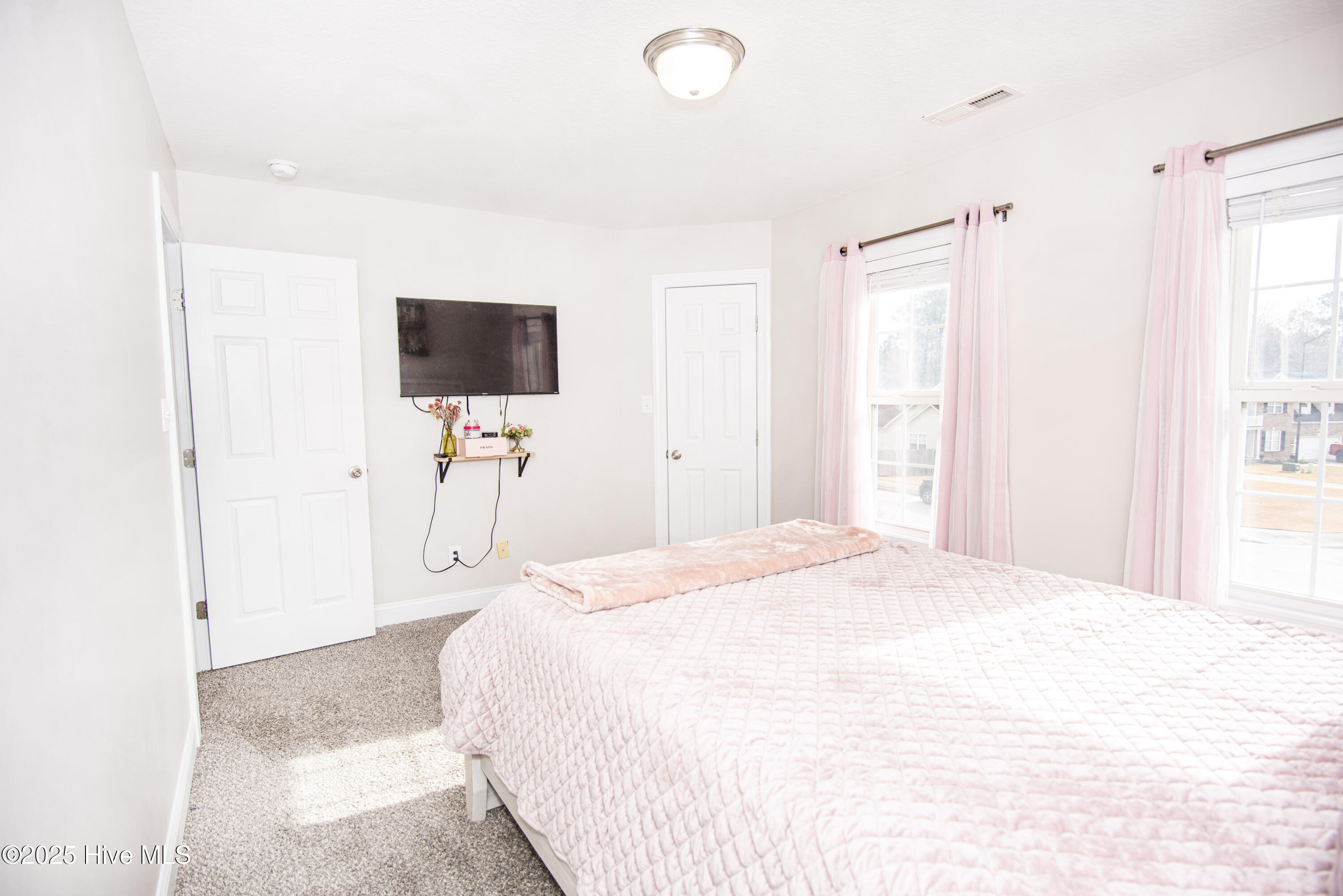 100544525 | Photo 23