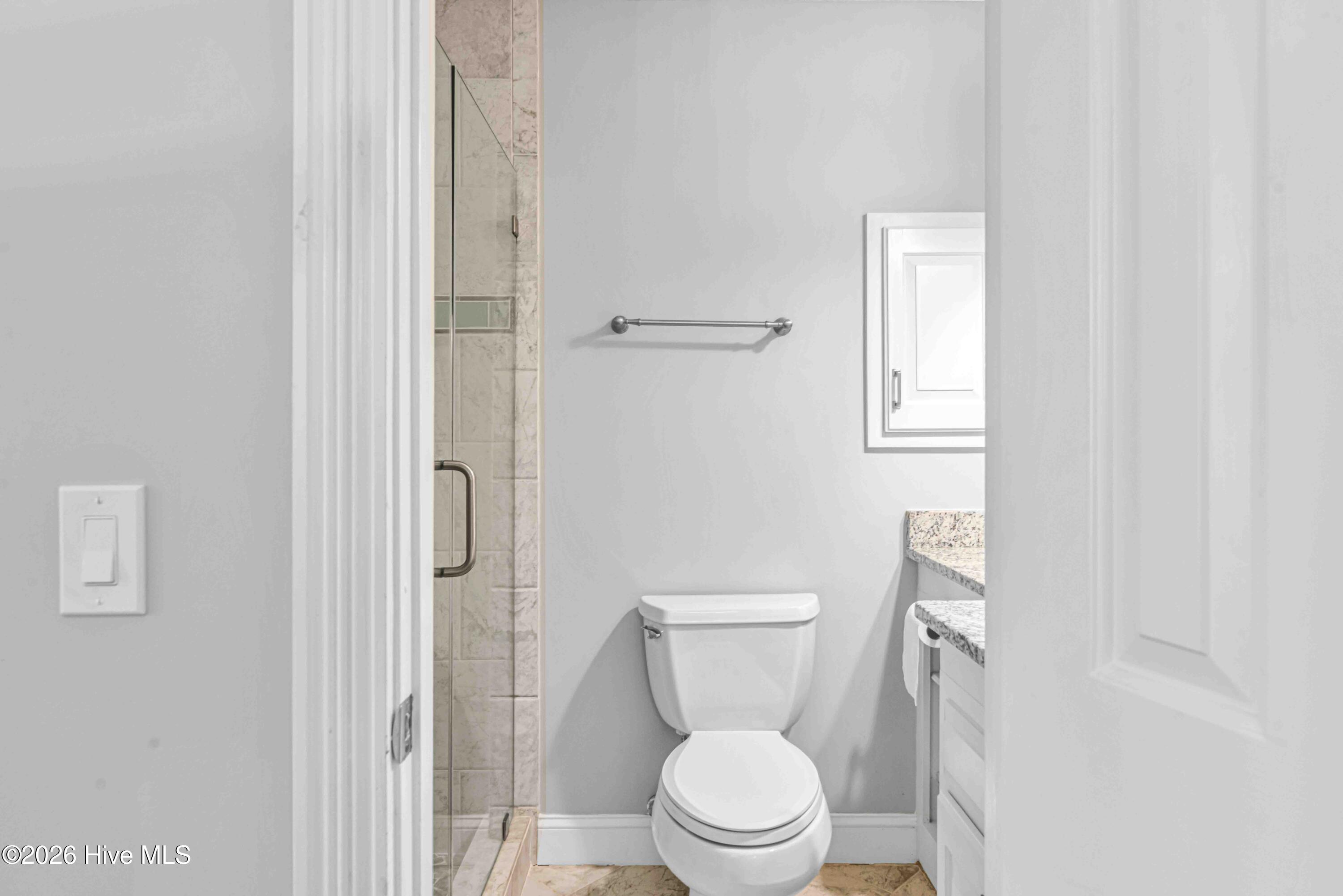 100555941 | Photo 42