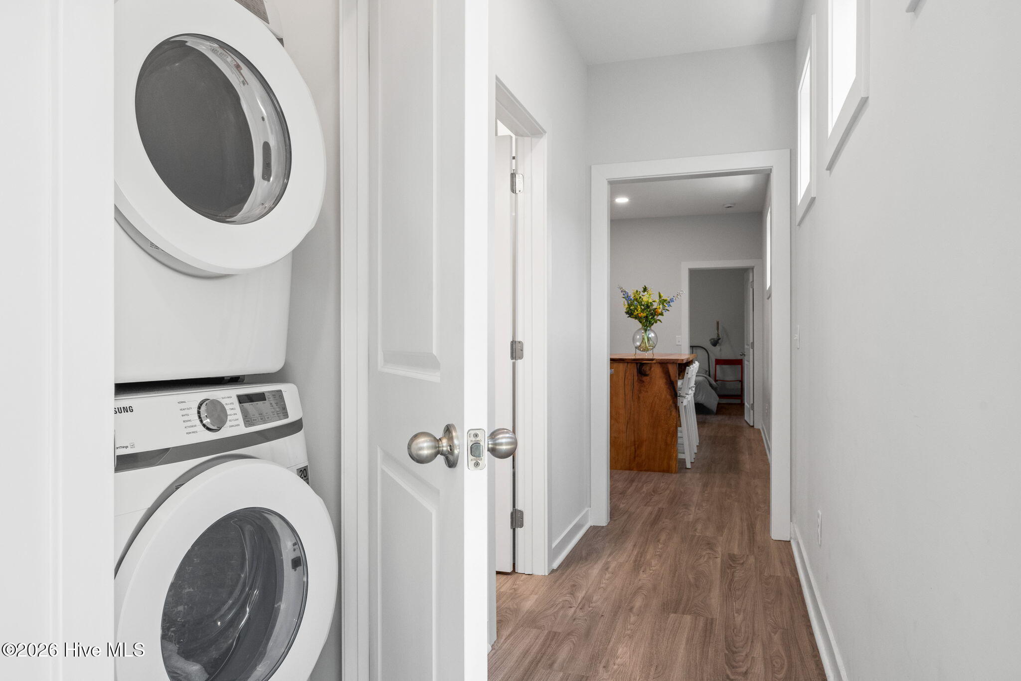 100562571 | Photo 14