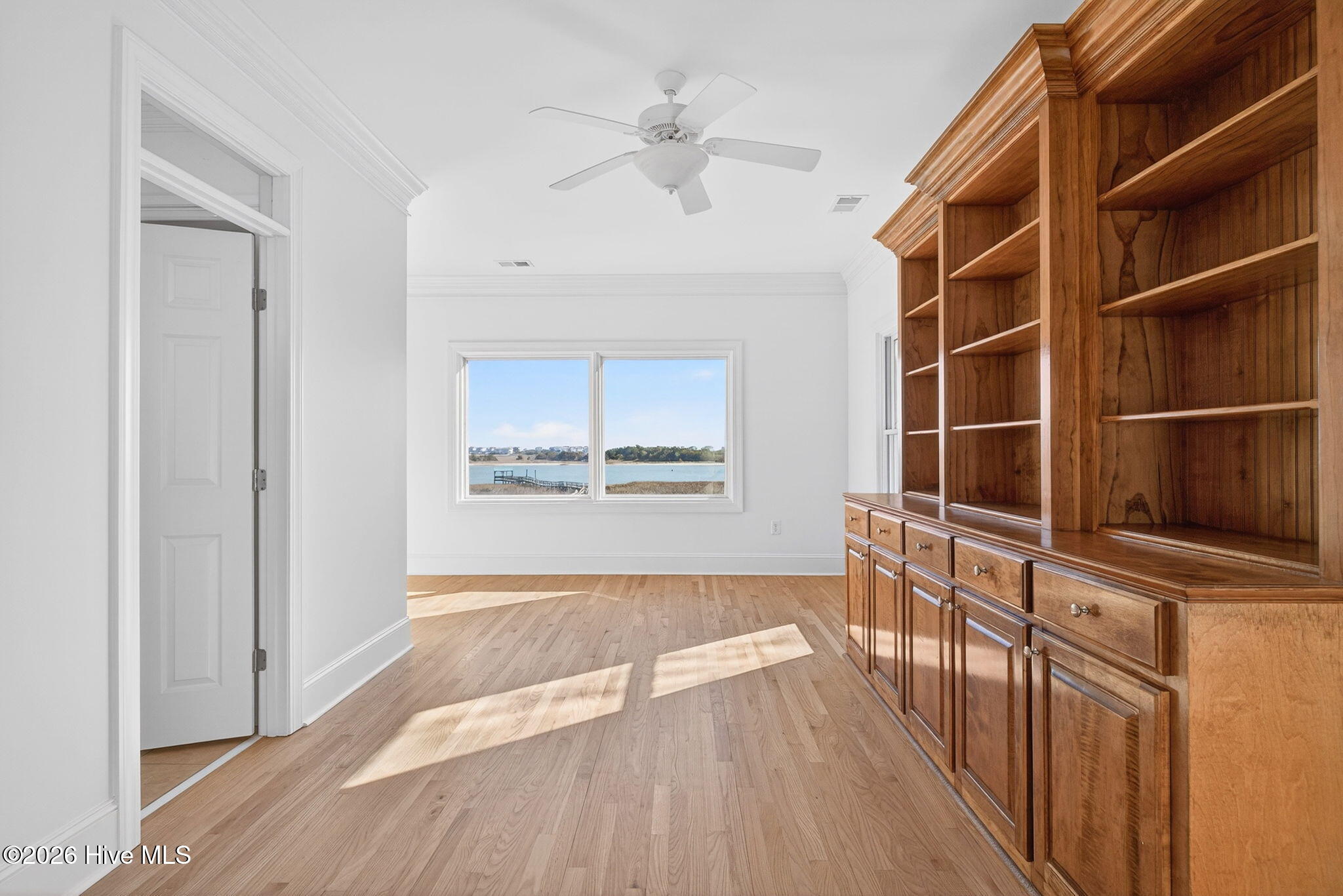 100555125 | Photo 28